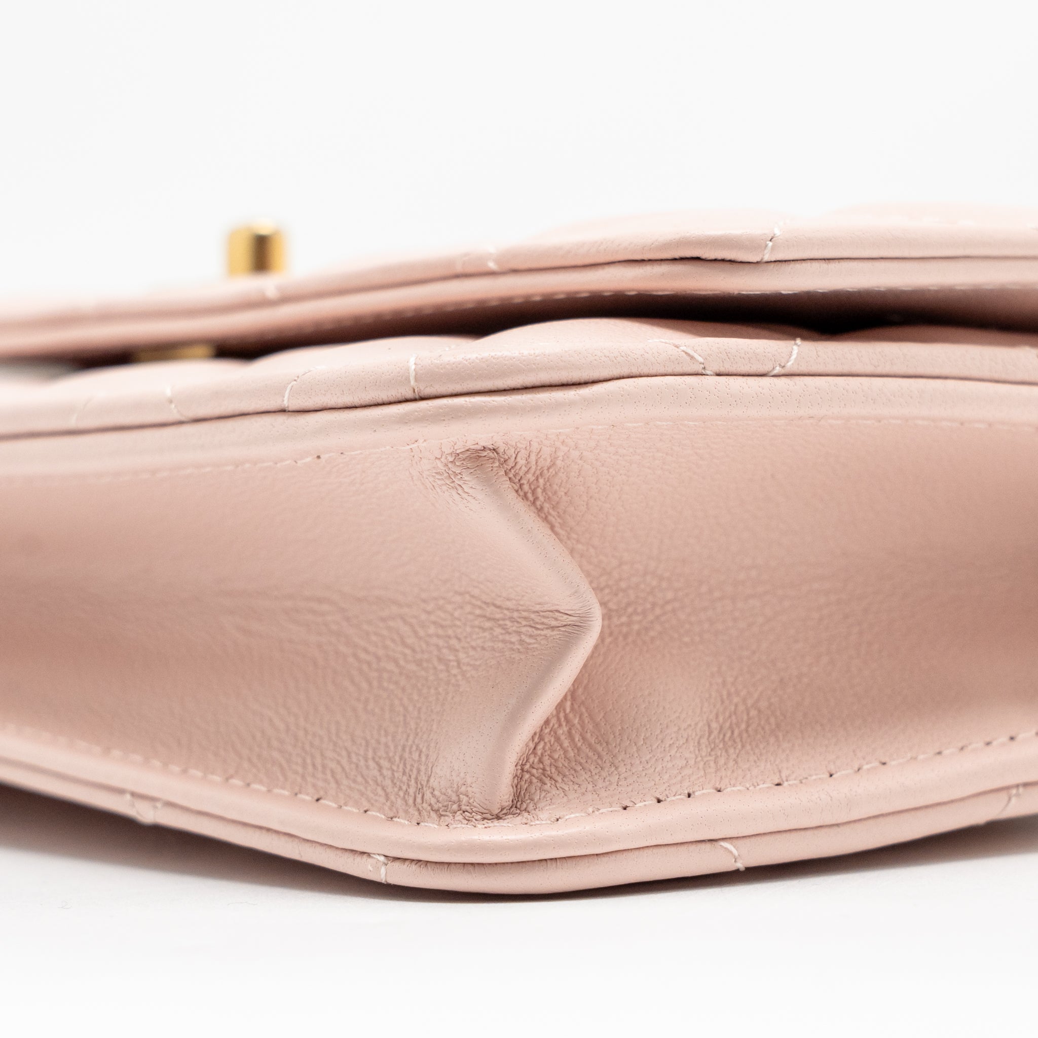 chanel-pearl-crush-wallet-on-chain-lambskin-light-pink-ghw-microchip-1