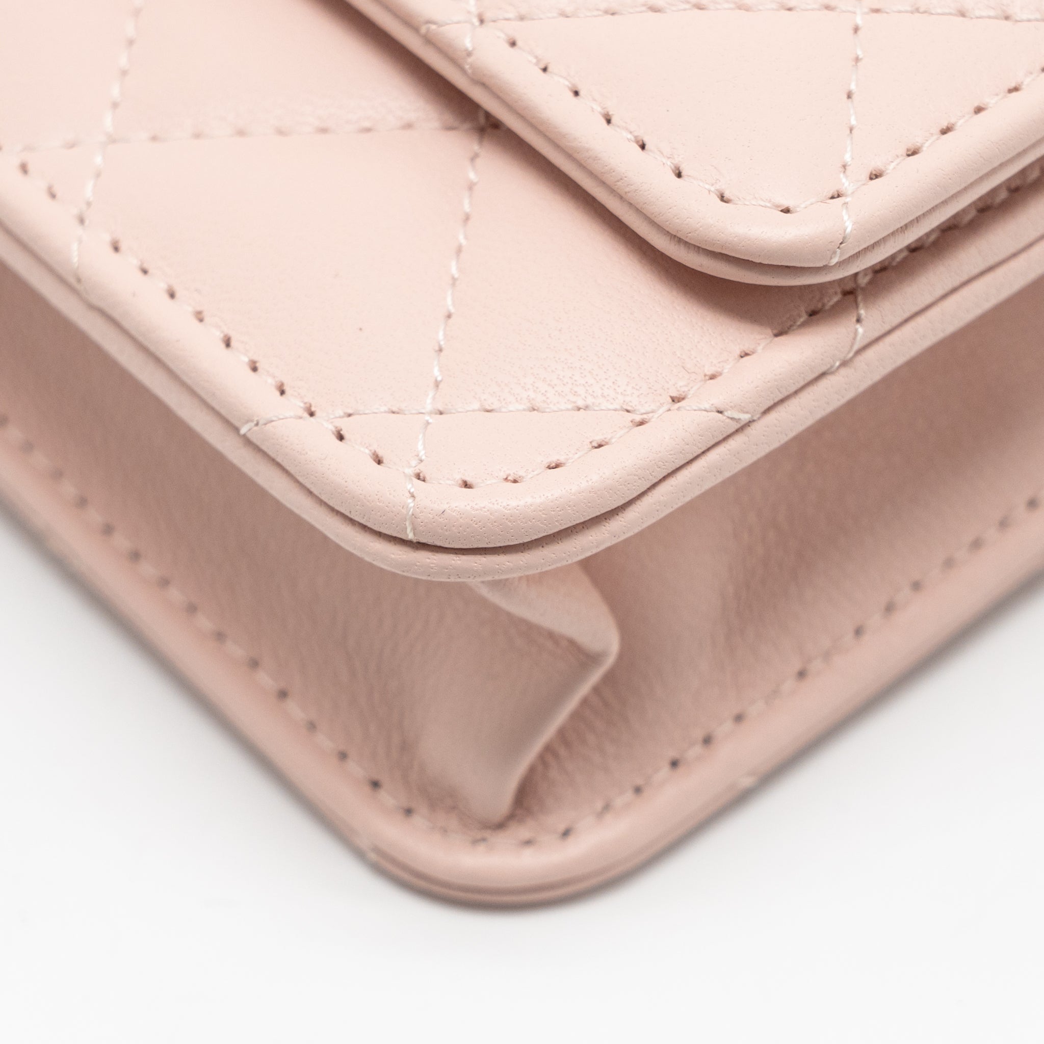 chanel-pearl-crush-wallet-on-chain-lambskin-light-pink-ghw-microchip-1