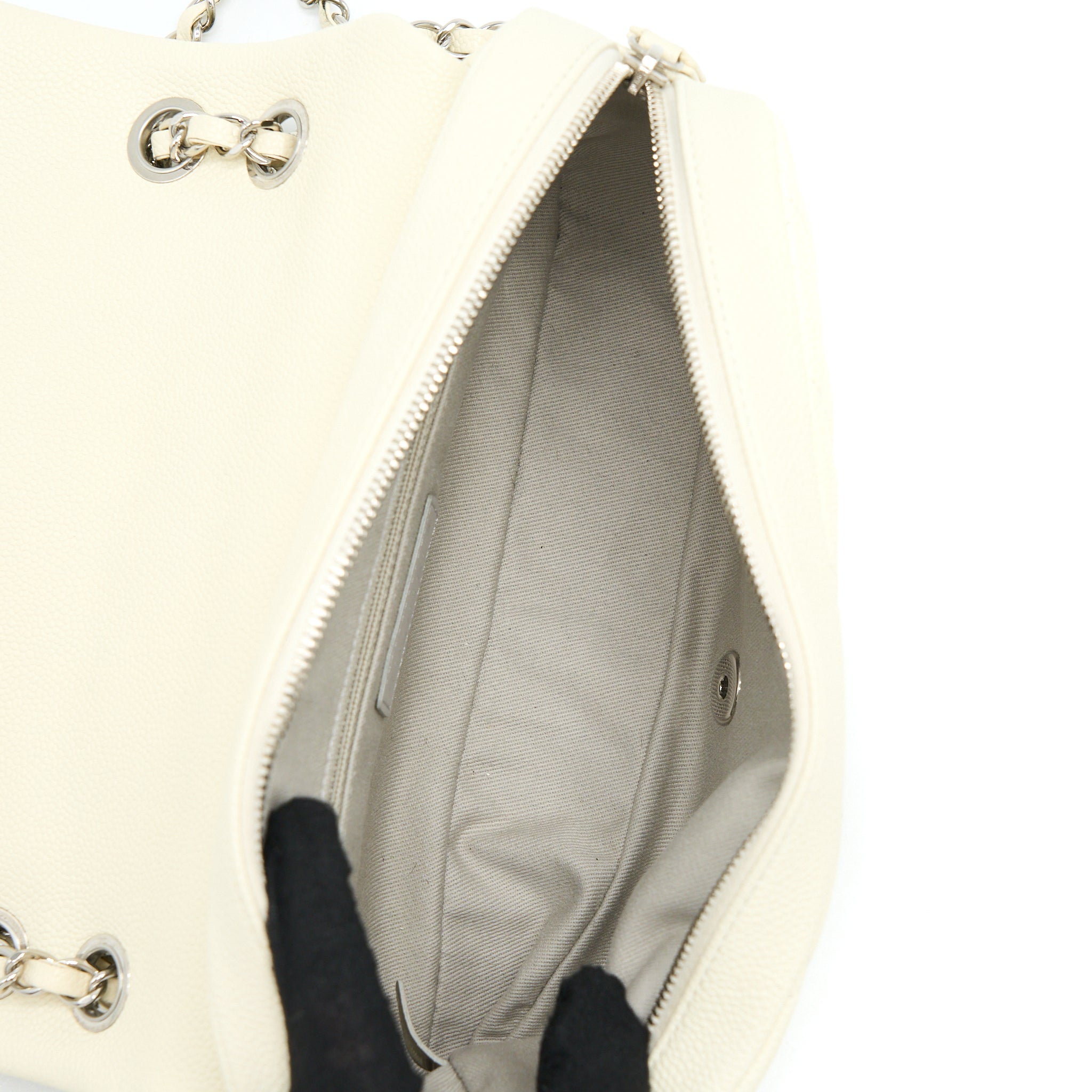 chanel-quilted-flap-bag-caviar-white-shw