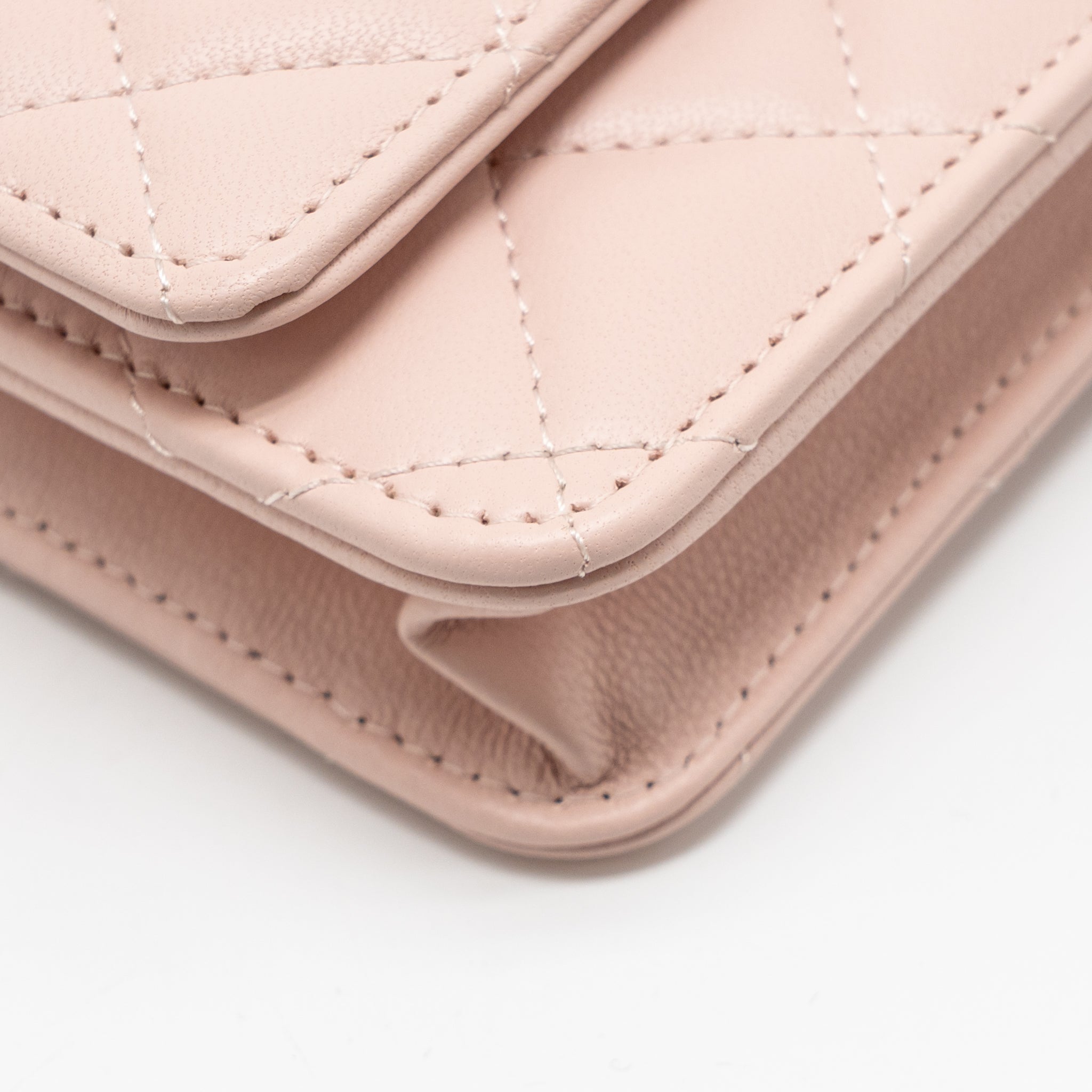chanel-pearl-crush-wallet-on-chain-lambskin-light-pink-ghw-microchip-1