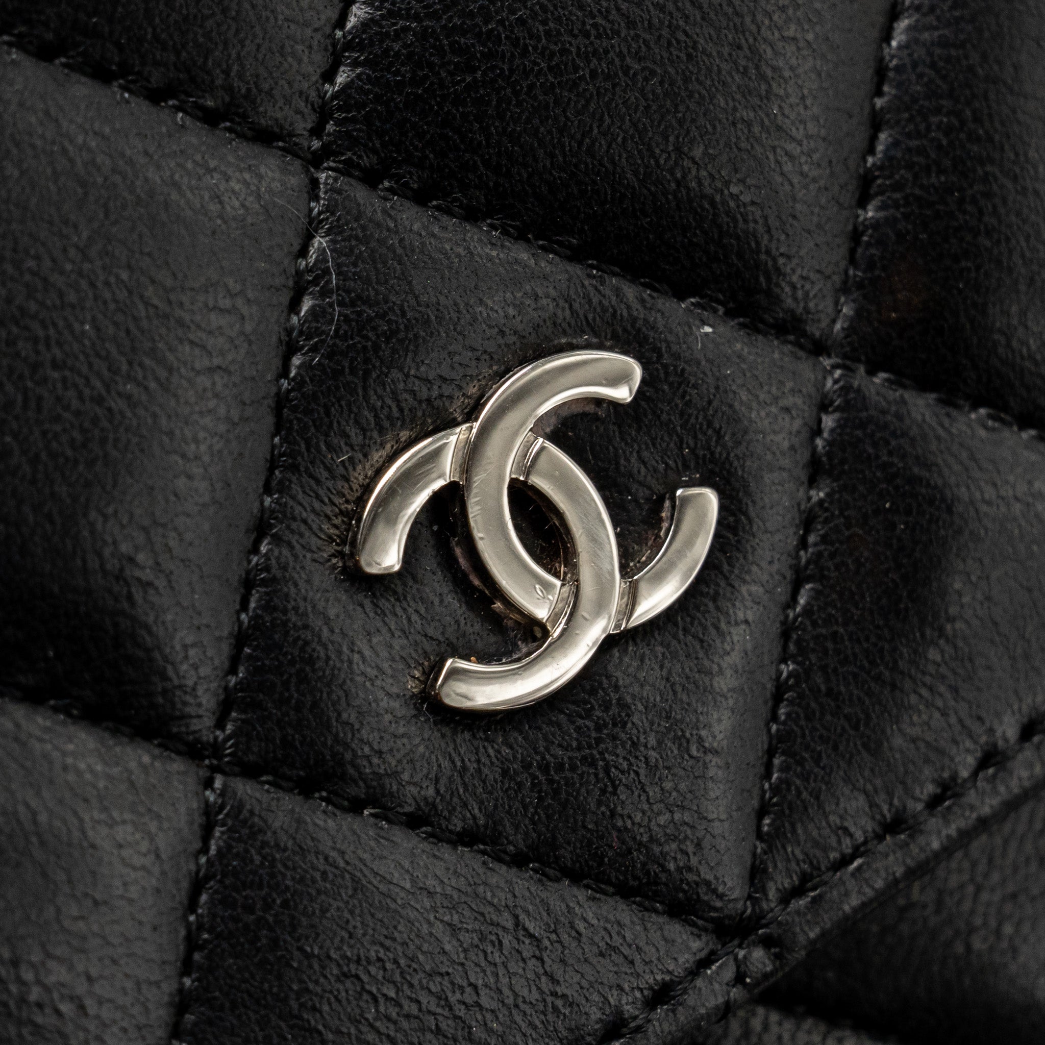chanel-classic-wallet-on-chain-lambskin-black-shw-3