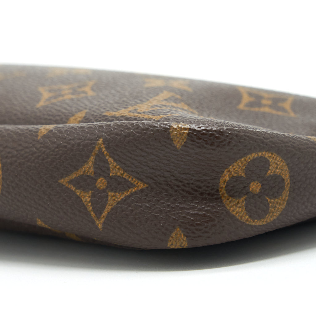 louis-vuitton-vintage-pochette-accessories-monogram-canvas-ghw