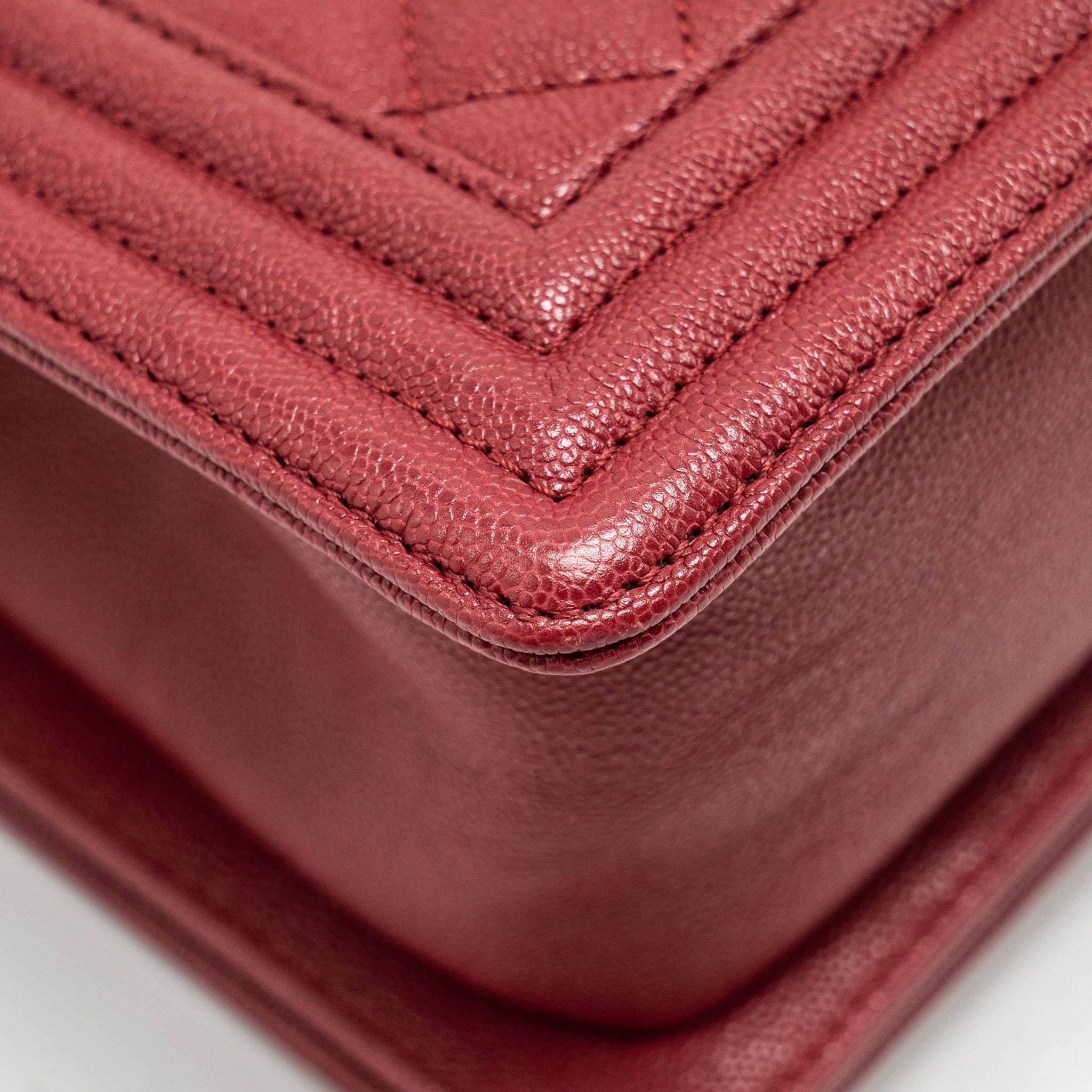 chanel-medium-boy-bag-caviar-red-ghw-copy