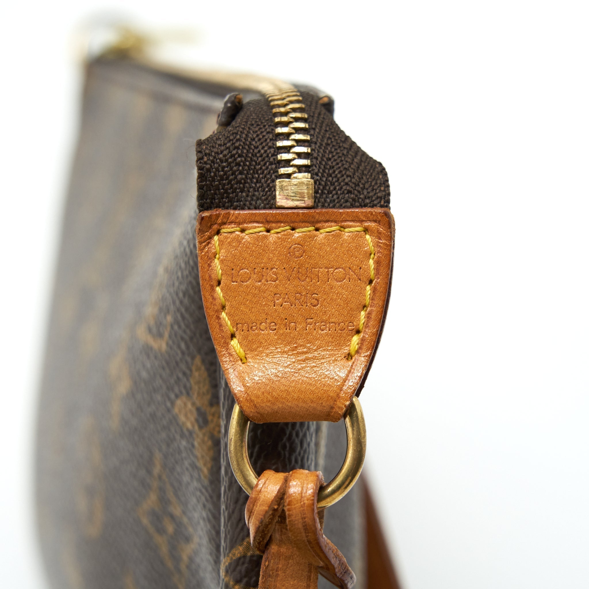 louis-vuitton-vintage-pochette-accessories-monogram-canvas-ghw