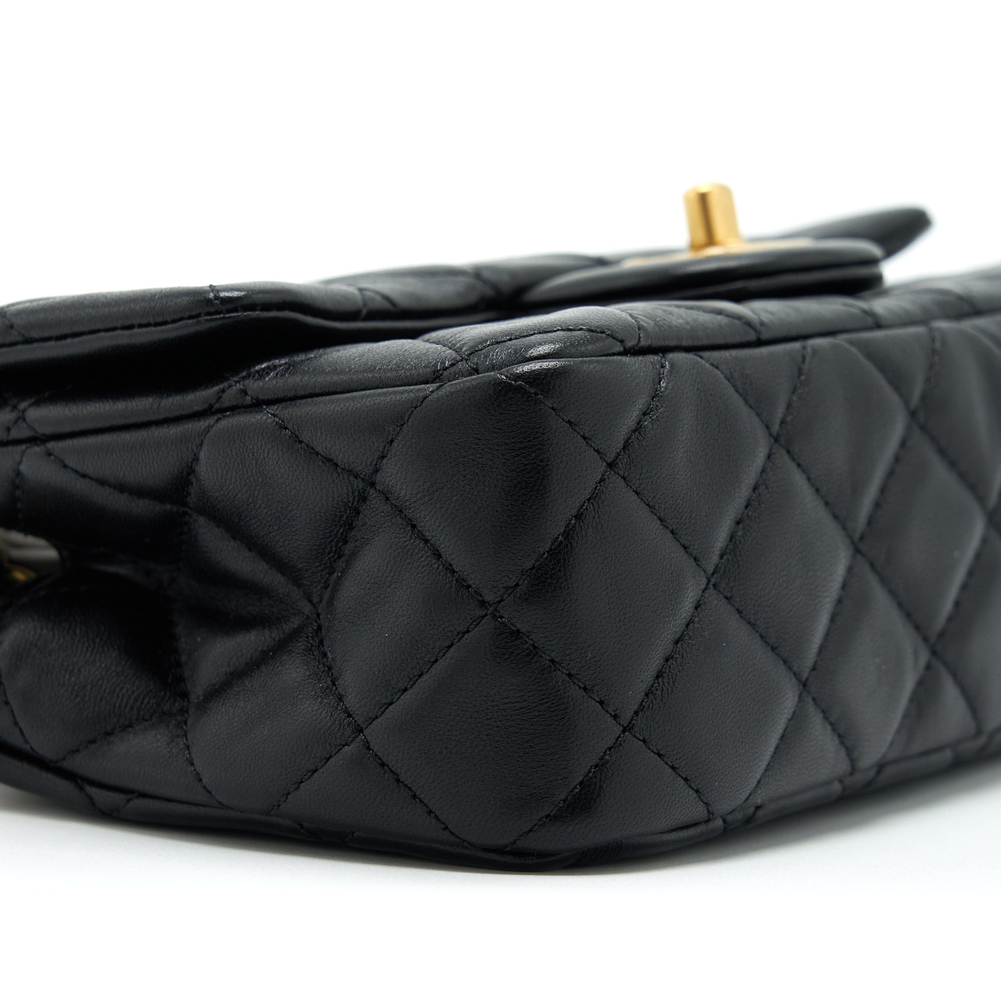 chanel-22s-pearl-crush-mini-rectangular-flap-bag-lambskin-black-ghw-microchip