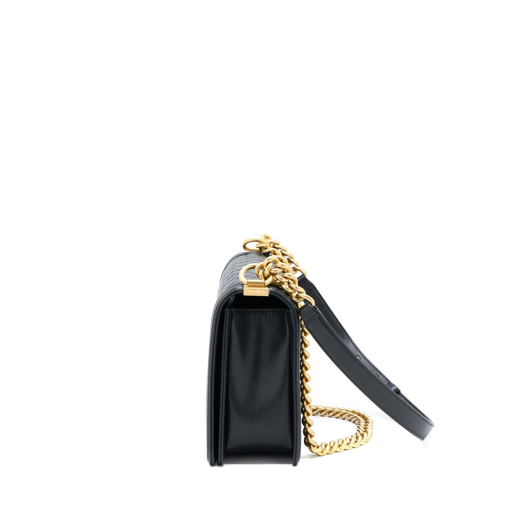 chanel-boy-bag-28cm-caviar-black-brushed-ghw