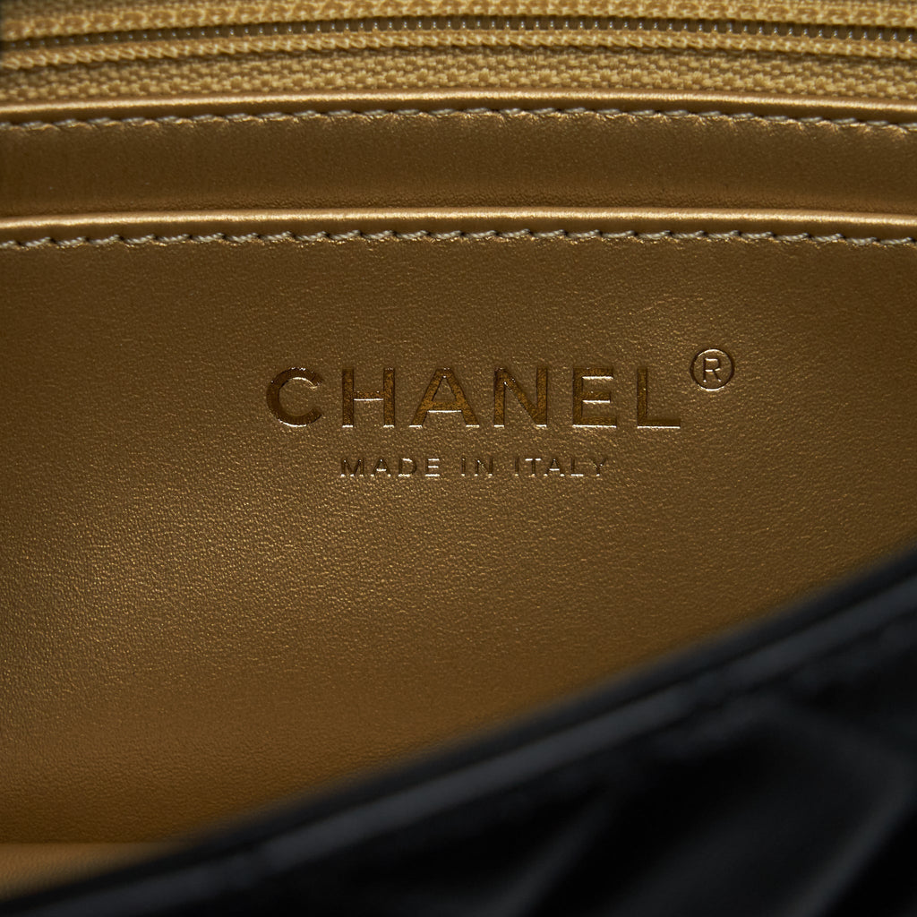 chanel-22s-pearl-crush-mini-rectangular-flap-bag-lambskin-black-ghw-microchip