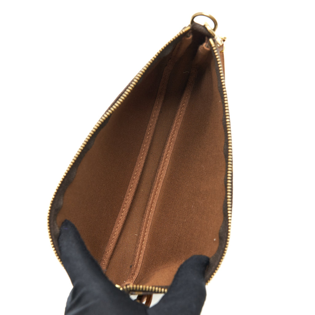 louis-vuitton-vintage-pochette-accessories-monogram-canvas-ghw