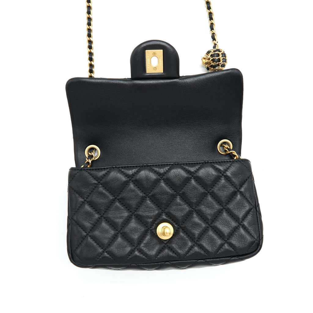 chanel-22s-pearl-crush-mini-rectangular-flap-bag-lambskin-black-ghw-microchip