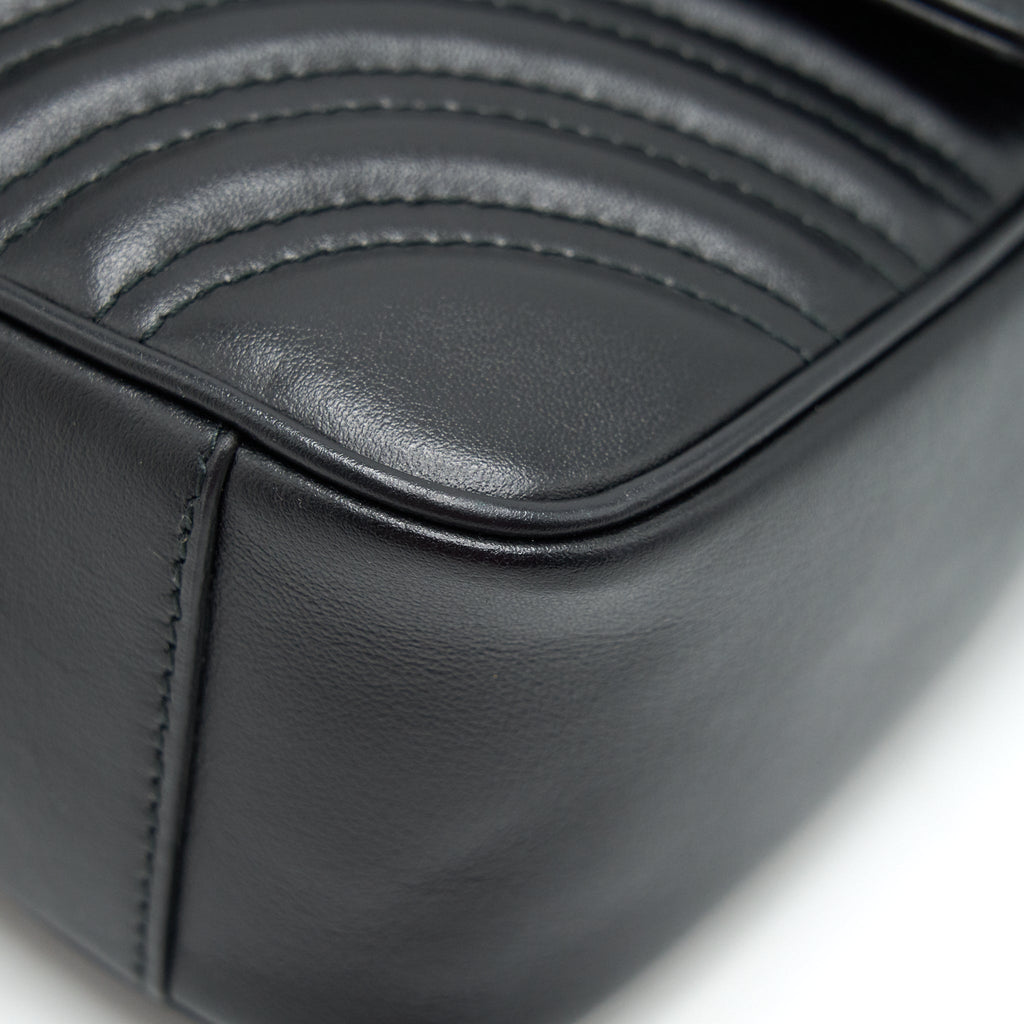 gucci-gg-marmont-shoulder-bag-26cm-black-with-ghw