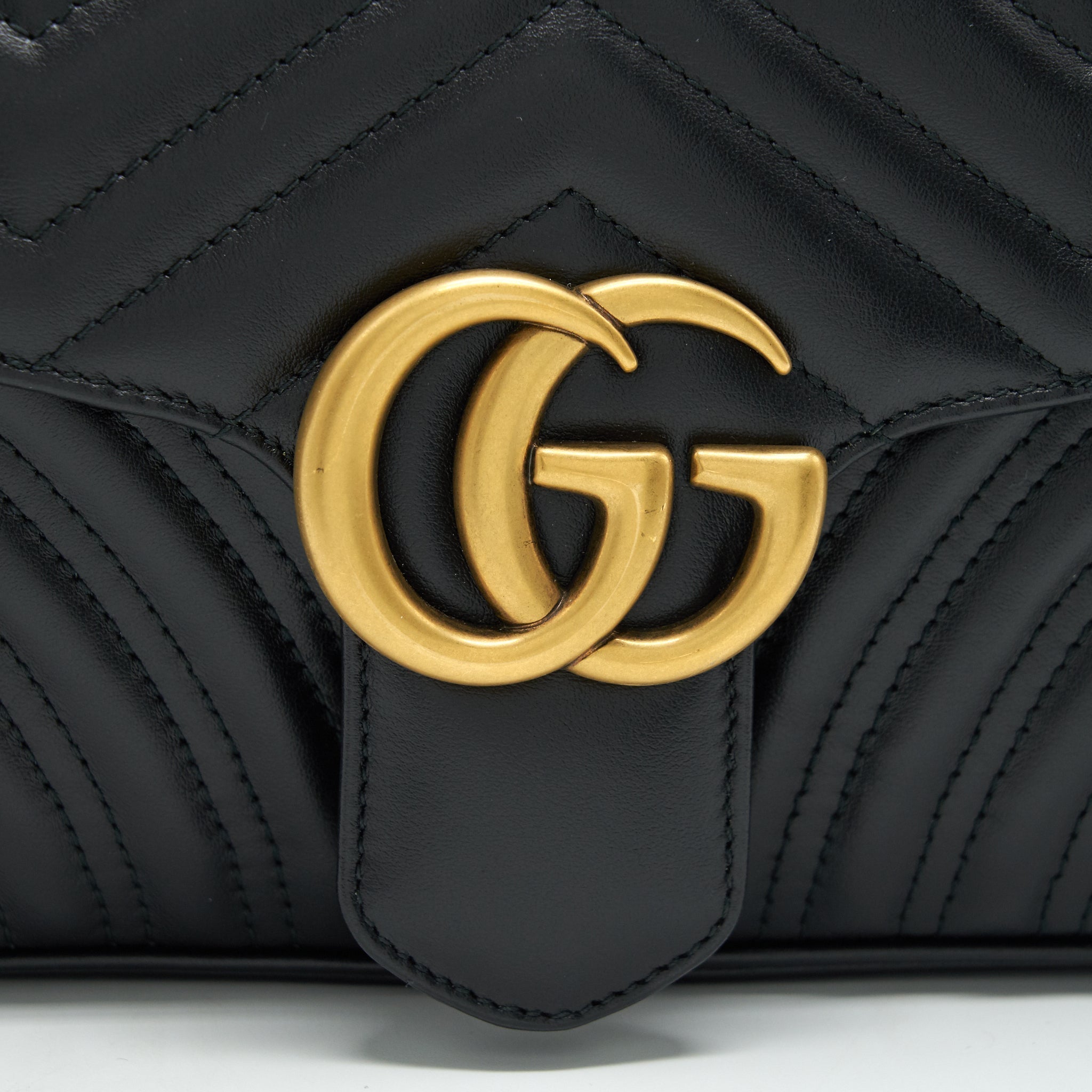 gucci-gg-marmont-shoulder-bag-26cm-black-with-ghw