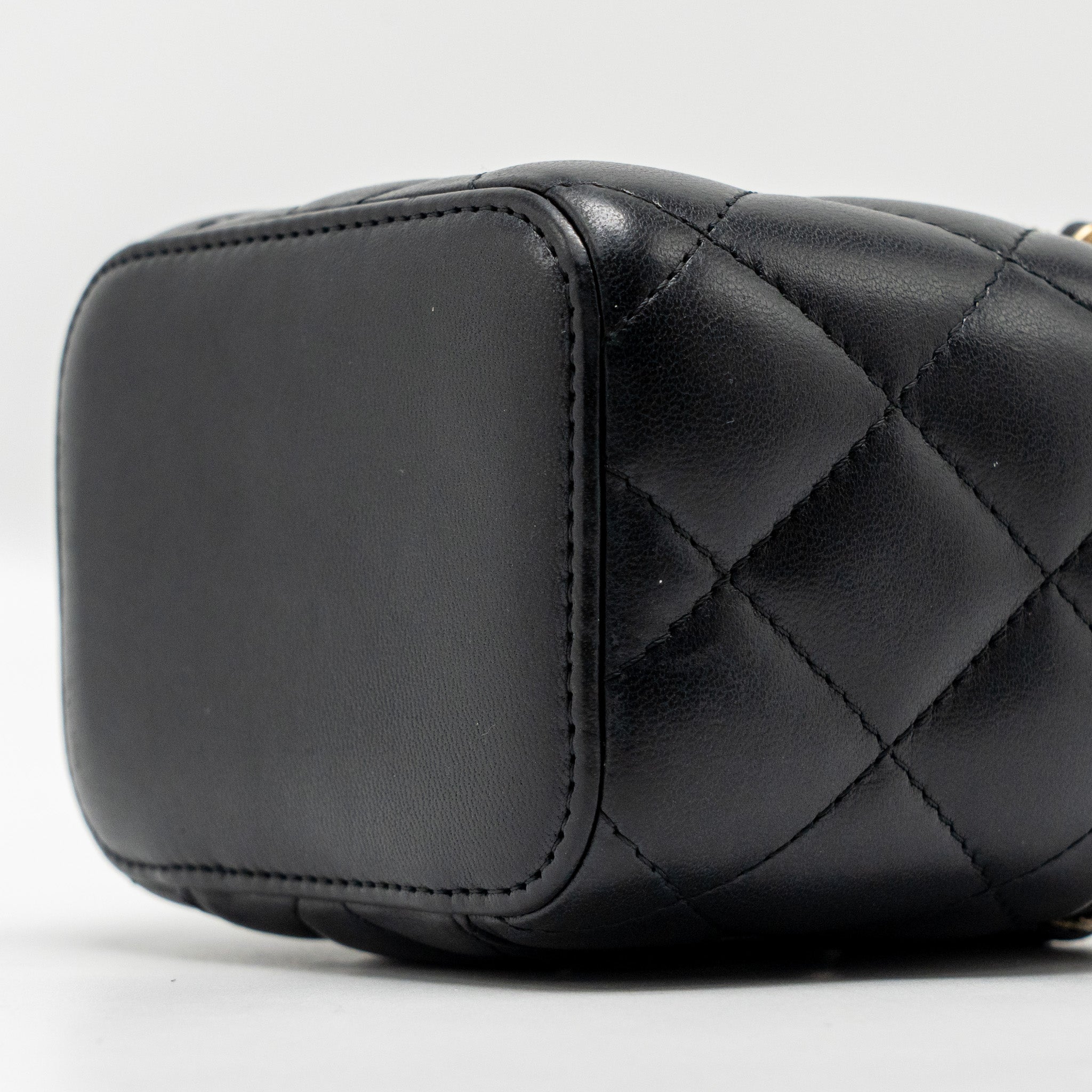 chanel-22s-pearl-crush-mini-vanity-with-chain-lambskin-black-ghw-1
