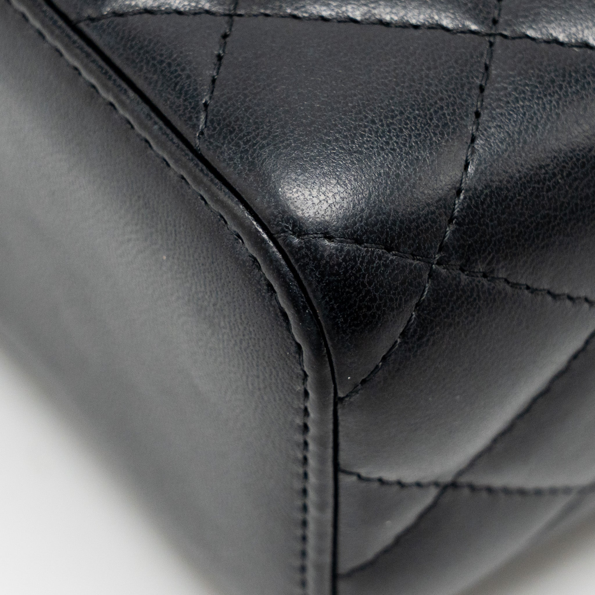 chanel-22s-pearl-crush-mini-vanity-with-chain-lambskin-black-ghw-1