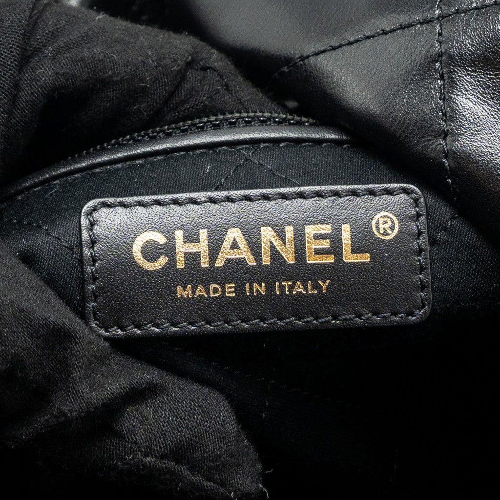 chanel-medium-22-bag-gold-letter-shiny-calfskin-black-ghwmicrochip-1
