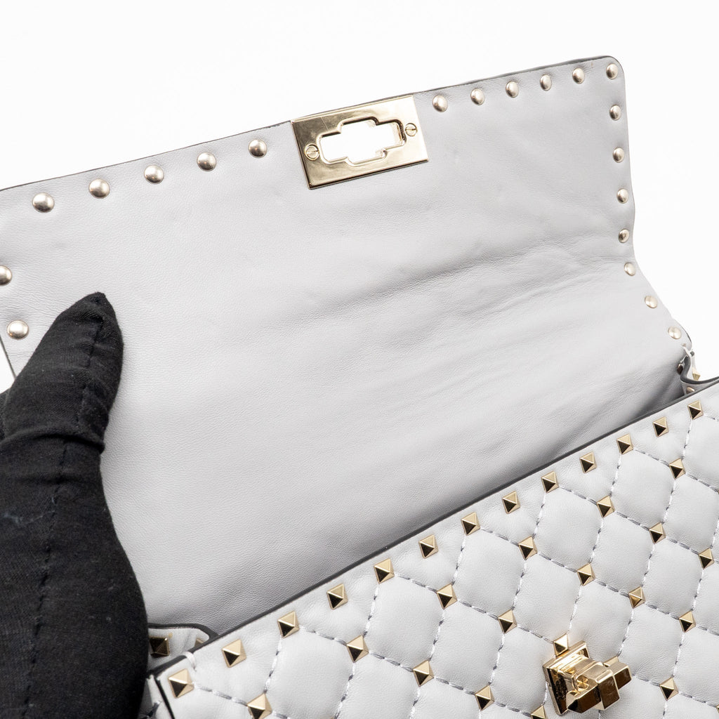 valentino-medium-rockstud-spike-bag-lambskin-nappa-light-grey-lghw