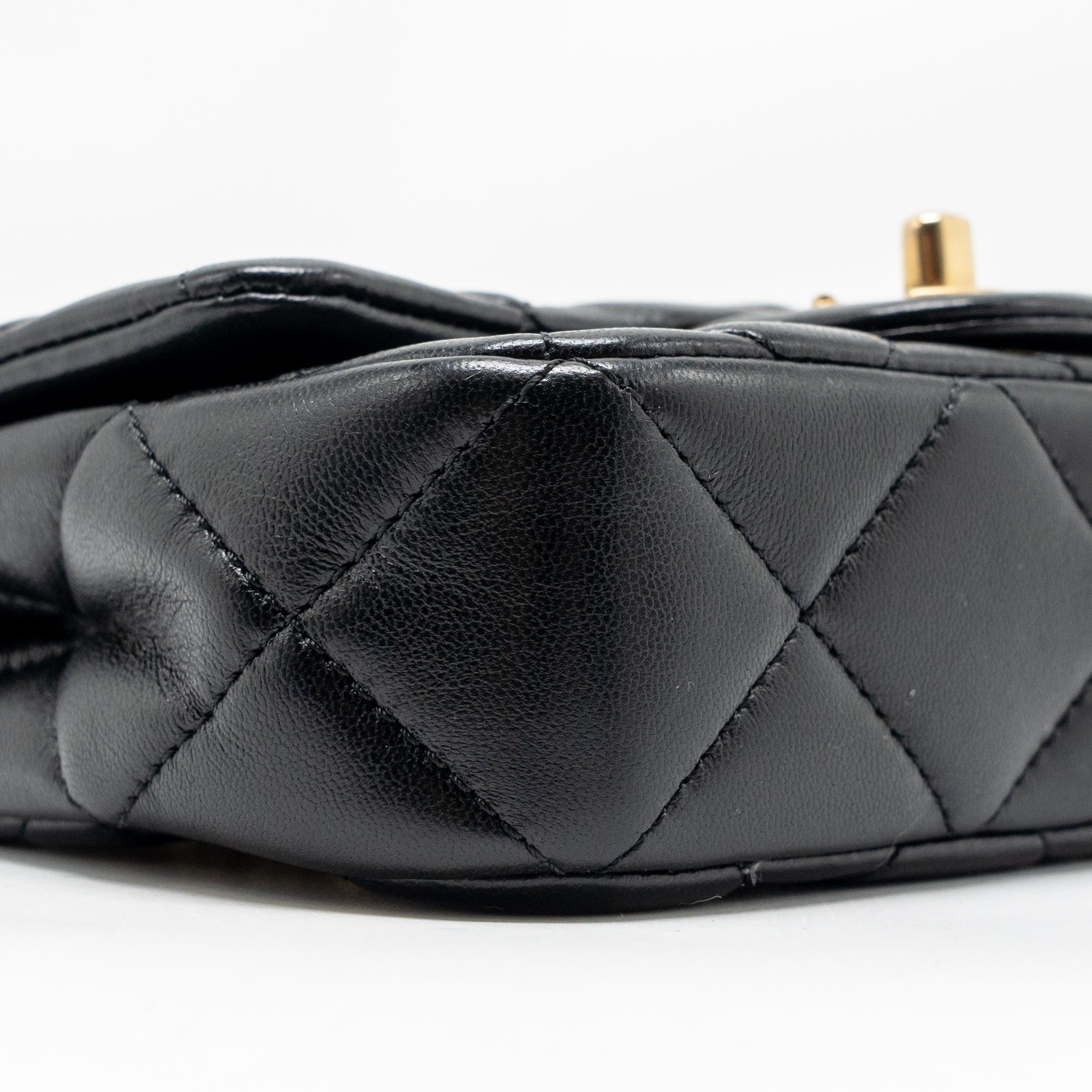 chanel-24s-pearl-adjustable-chain-mini-flap-bag-lambskin-black-ghwmicrochip