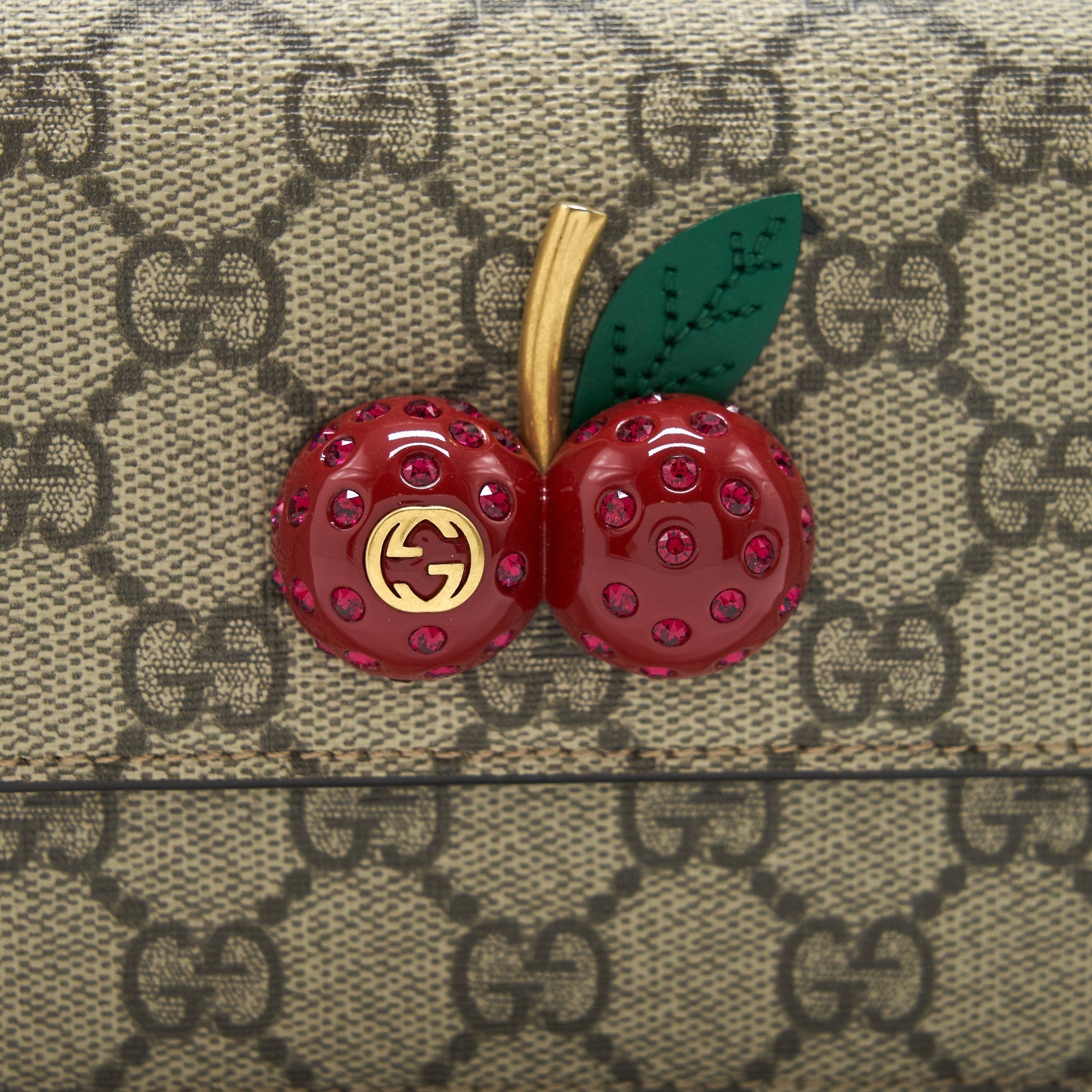 gucci-cherries-wallet-on-chain