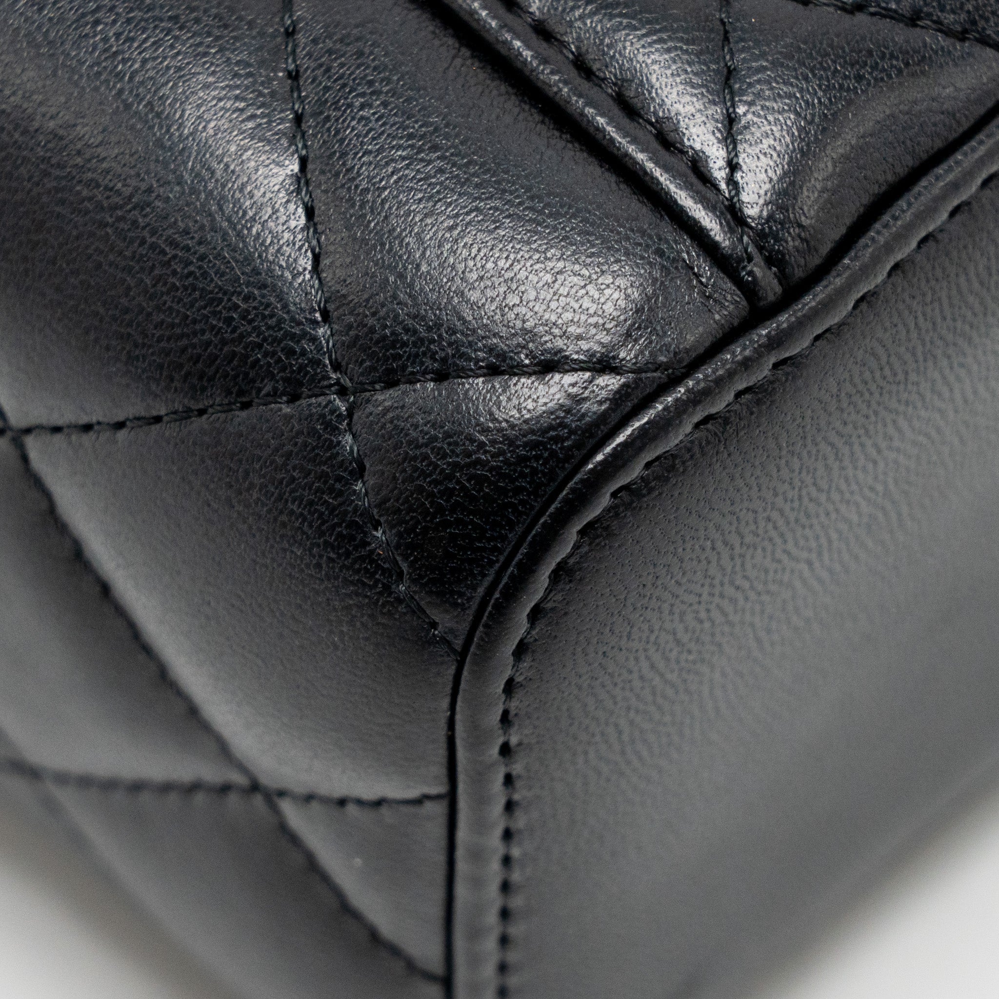 chanel-22s-pearl-crush-mini-vanity-with-chain-lambskin-black-ghw-1