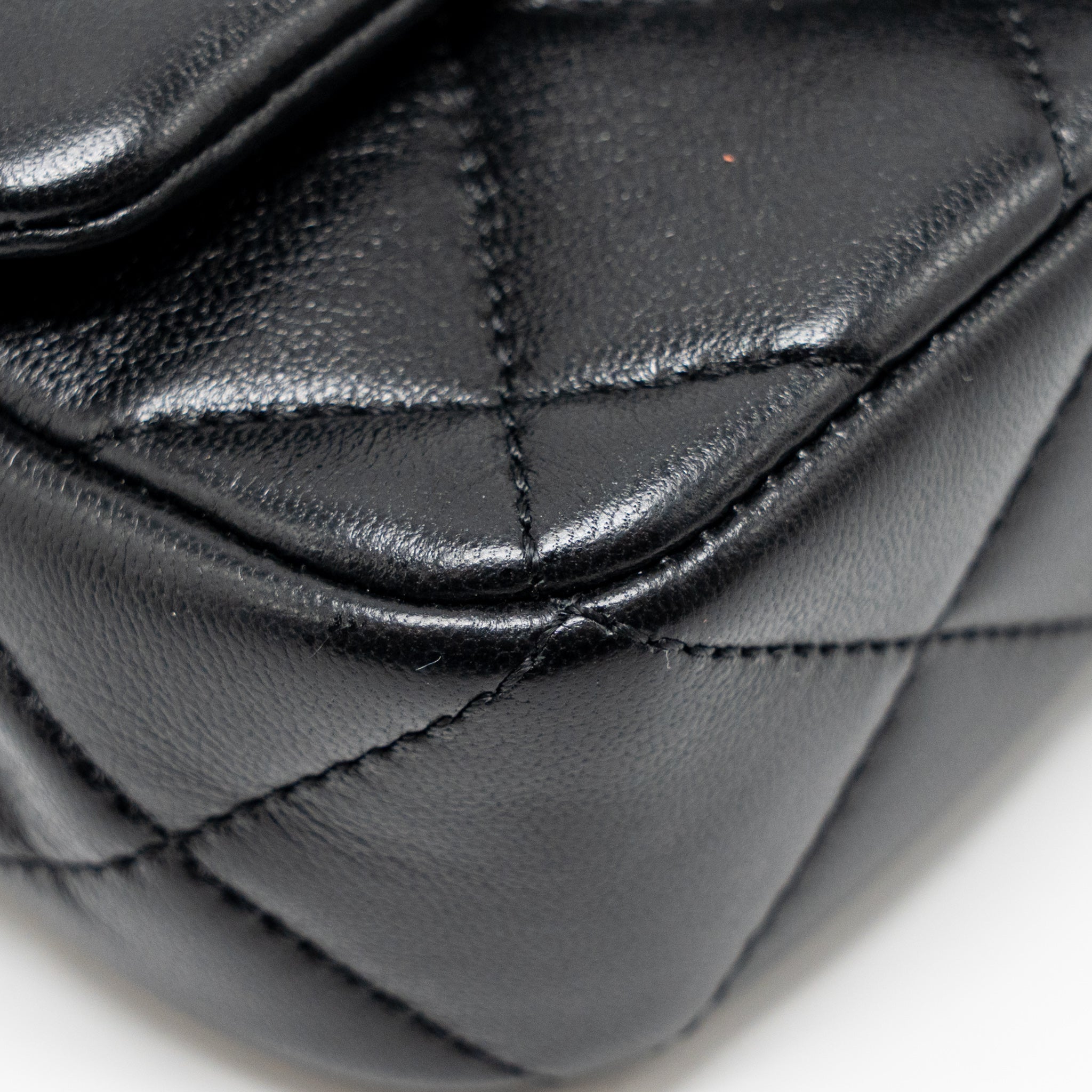 chanel-24s-pearl-adjustable-chain-mini-flap-bag-lambskin-black-ghwmicrochip