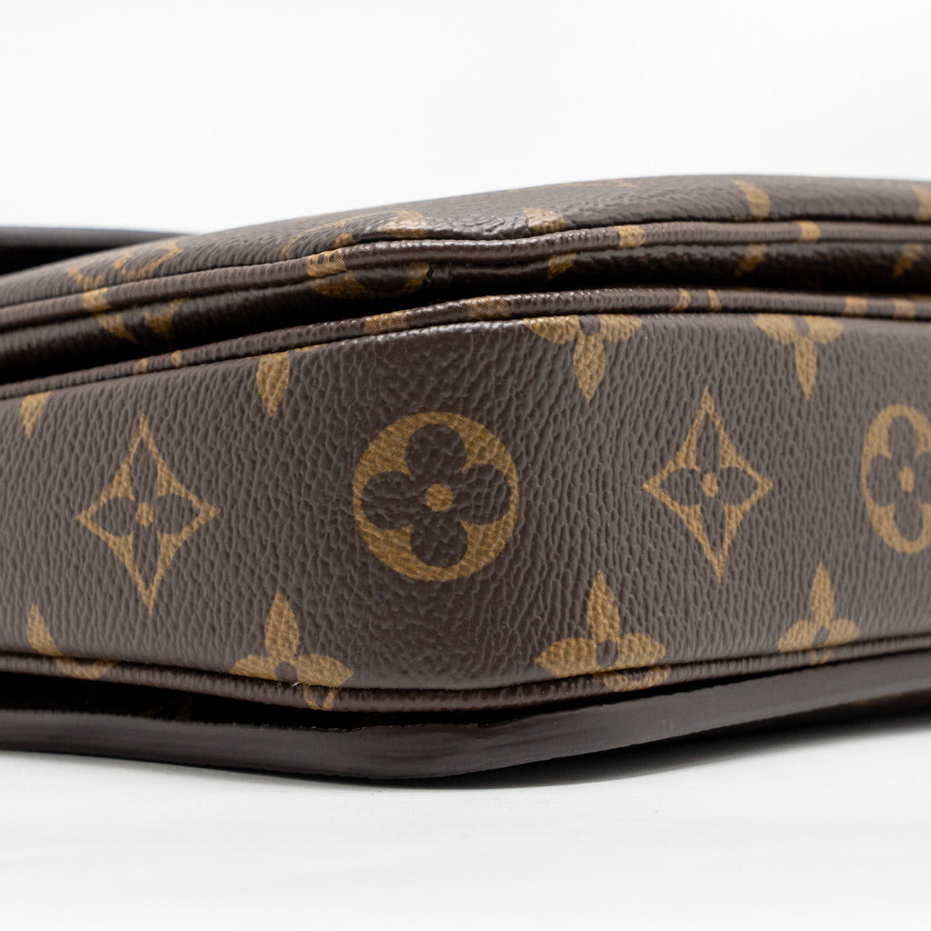louis-vuitton-pochette-metis-monogram-canvas-ghw-34