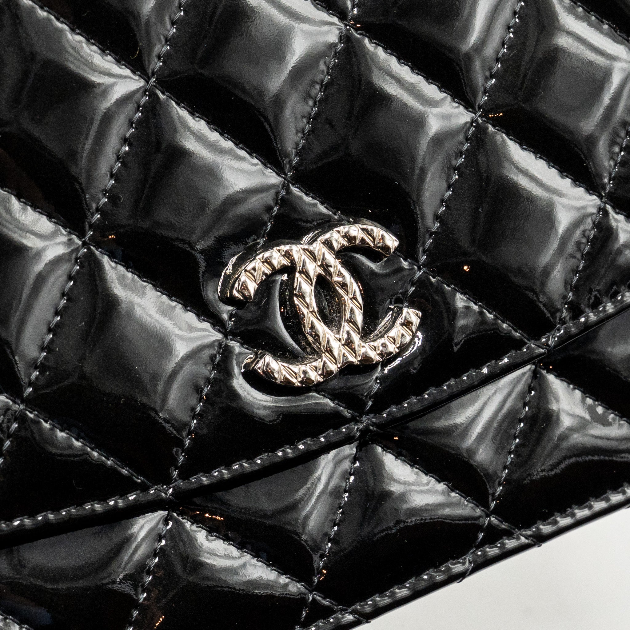 chanel-wallet-on-chain-patent-leather-black-shw-1