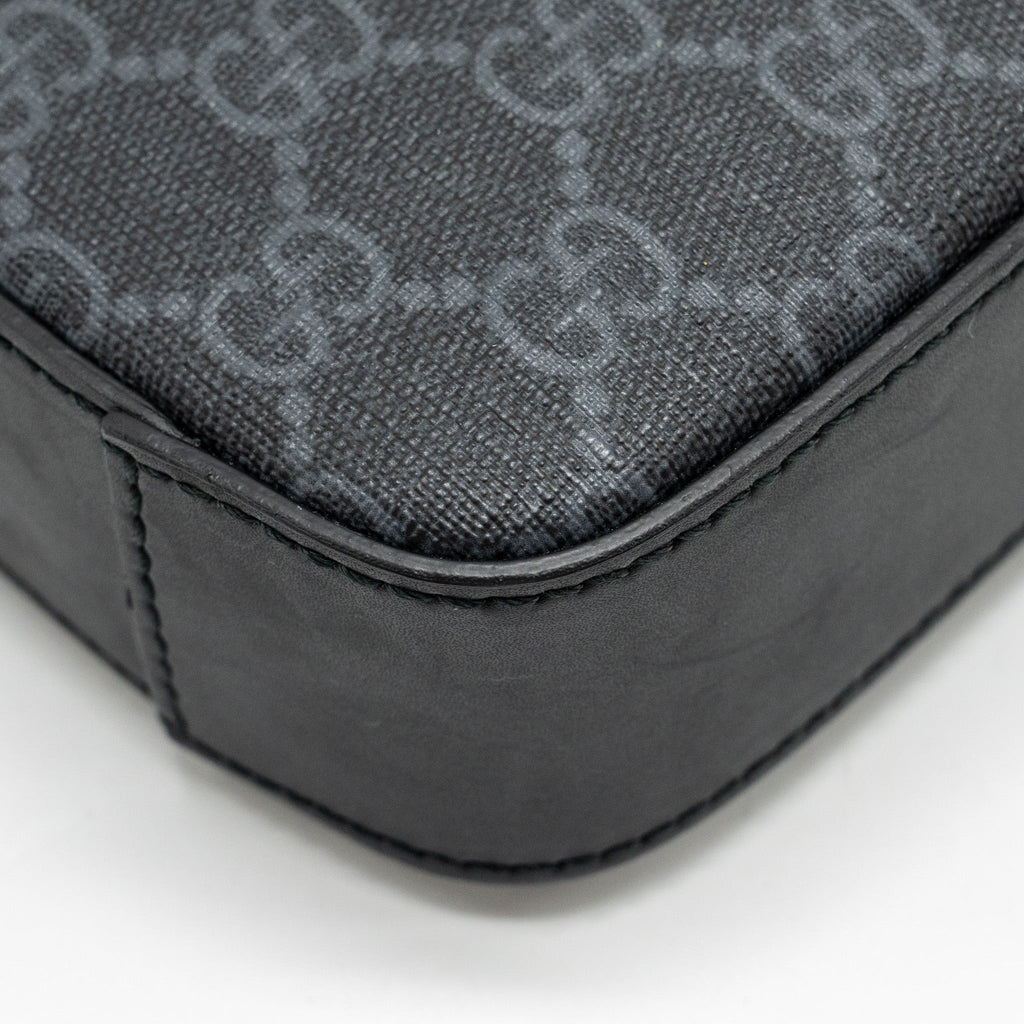 gucci-pouch-gg-supreme-canvas-black-shw