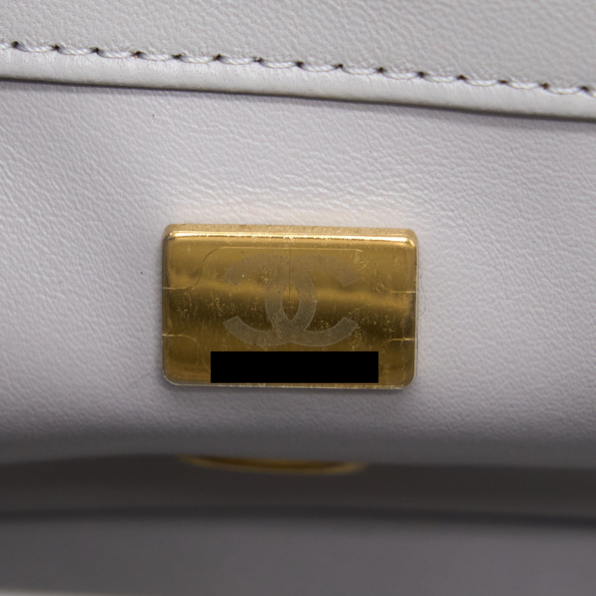 chanel-pearl-crush-mini-rectangular-lambskin-grey-brushed-ghwmicrochip