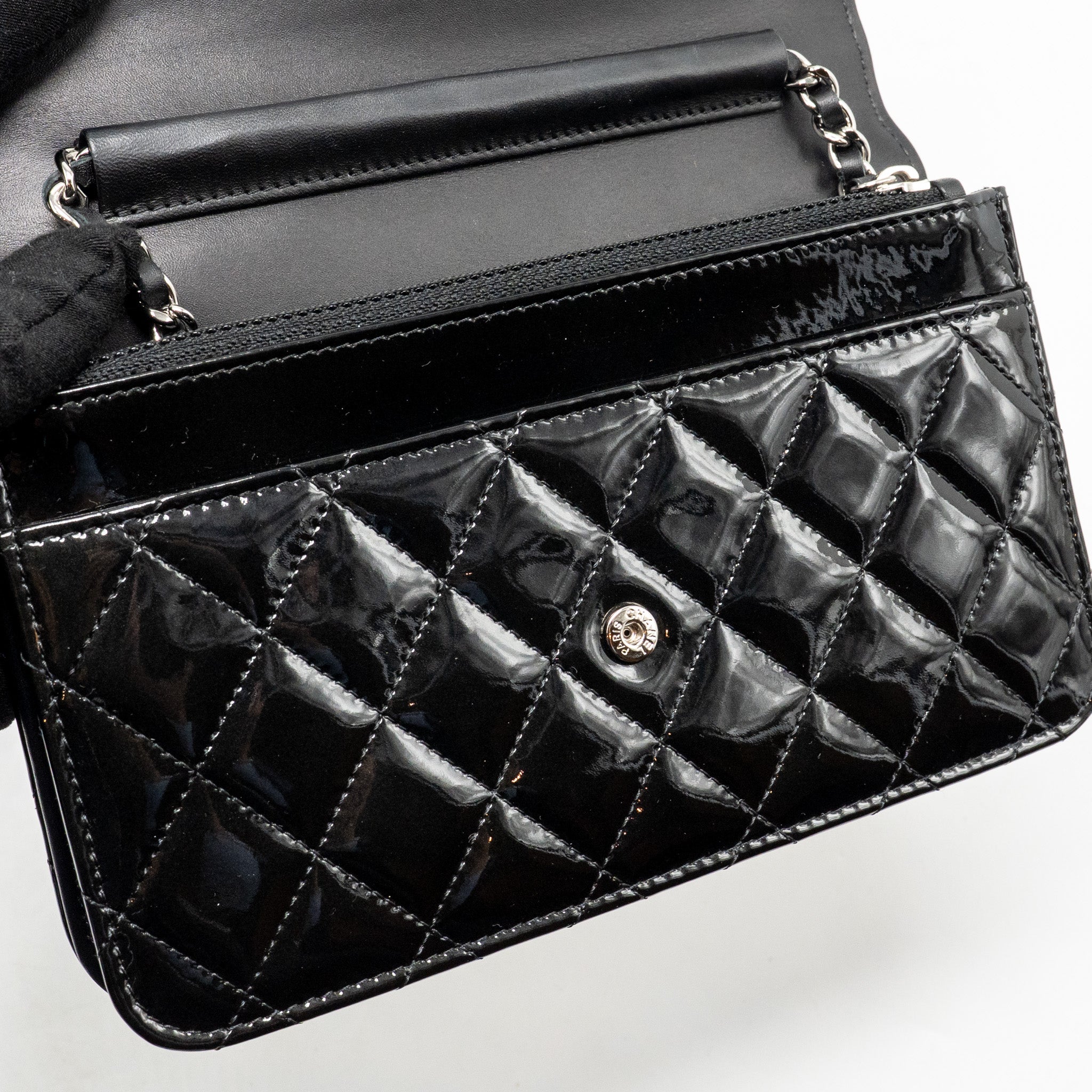 chanel-wallet-on-chain-patent-leather-black-shw-1