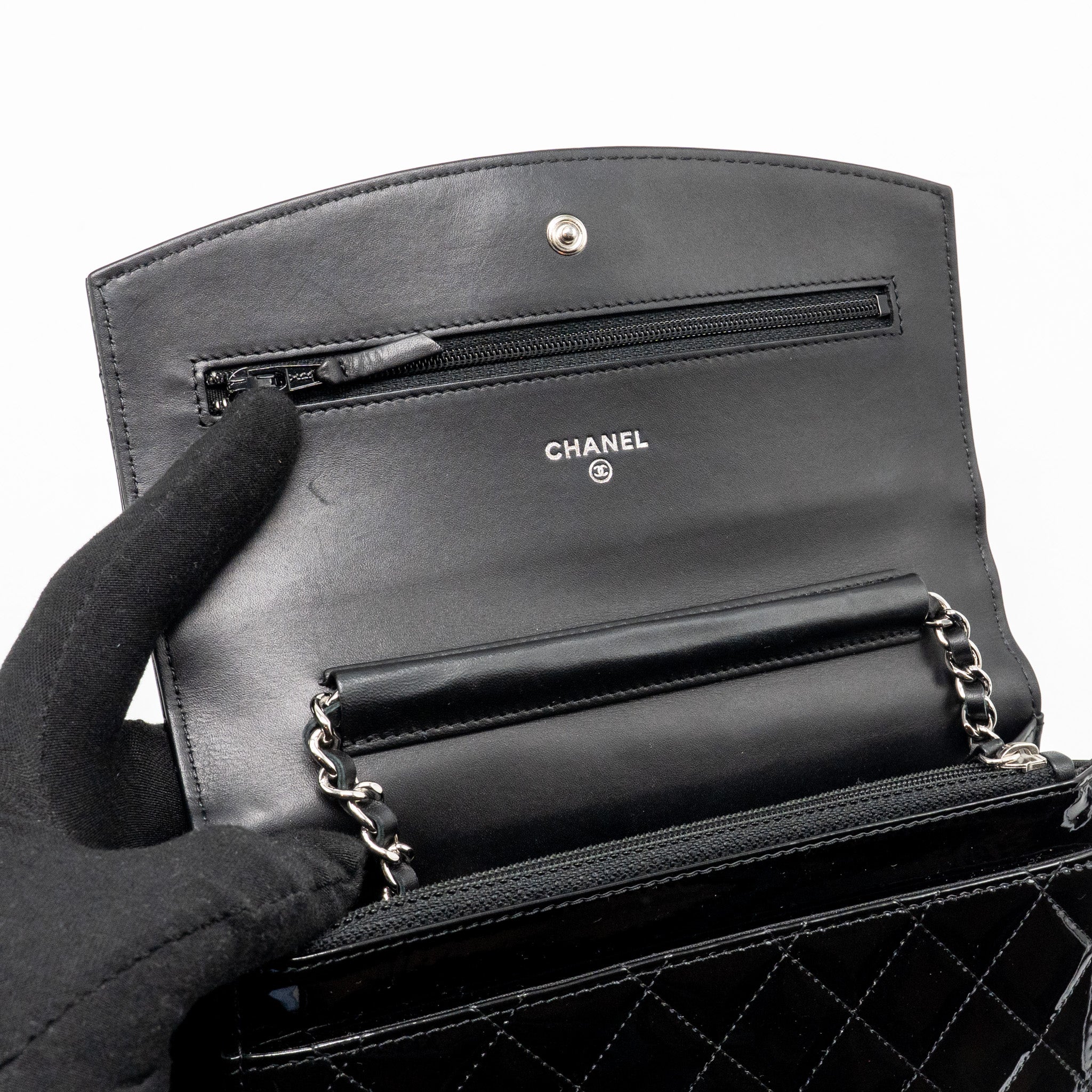 chanel-wallet-on-chain-patent-leather-black-shw-1
