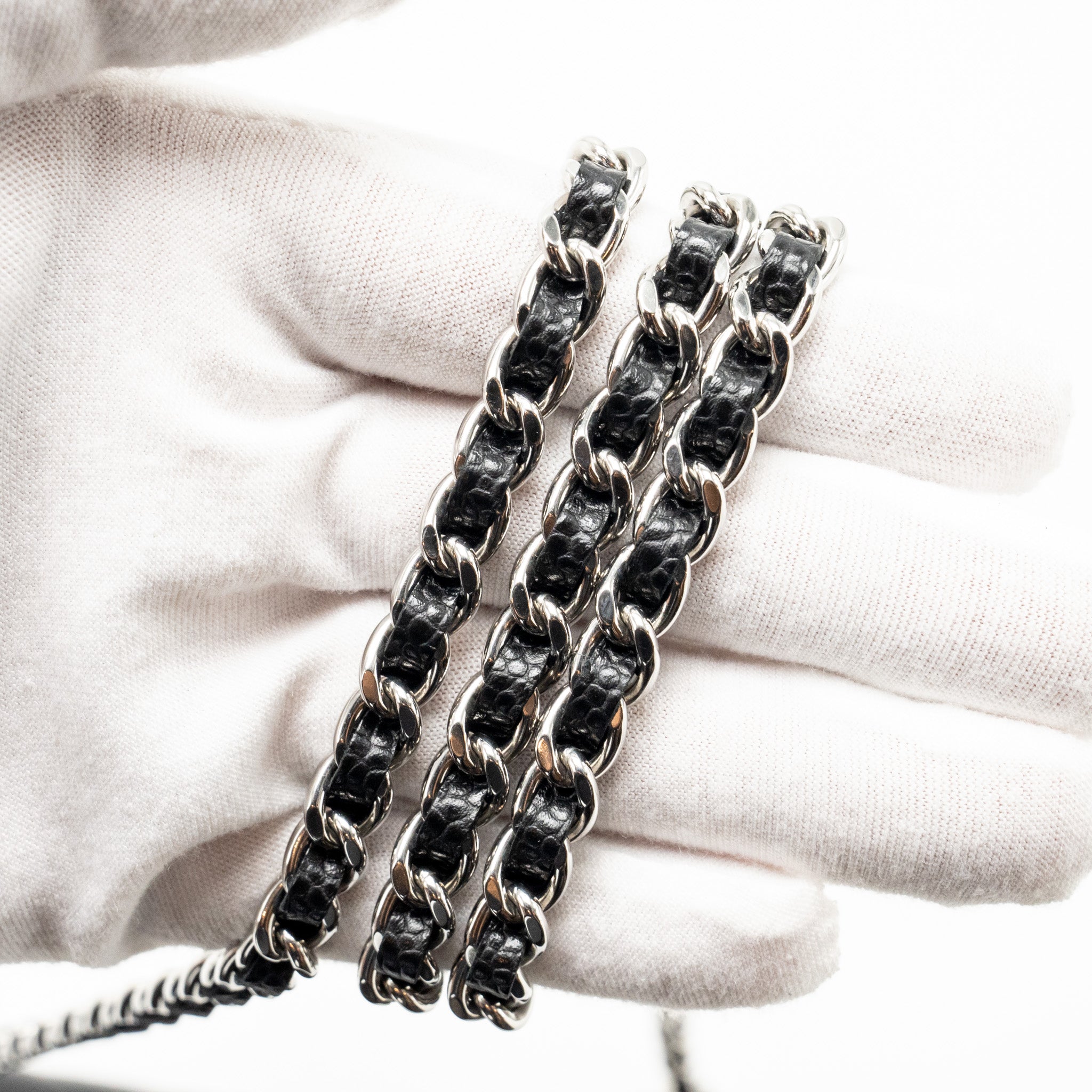 chanel-classic-wallet-on-chain-caviar-black-shw-microchip-8