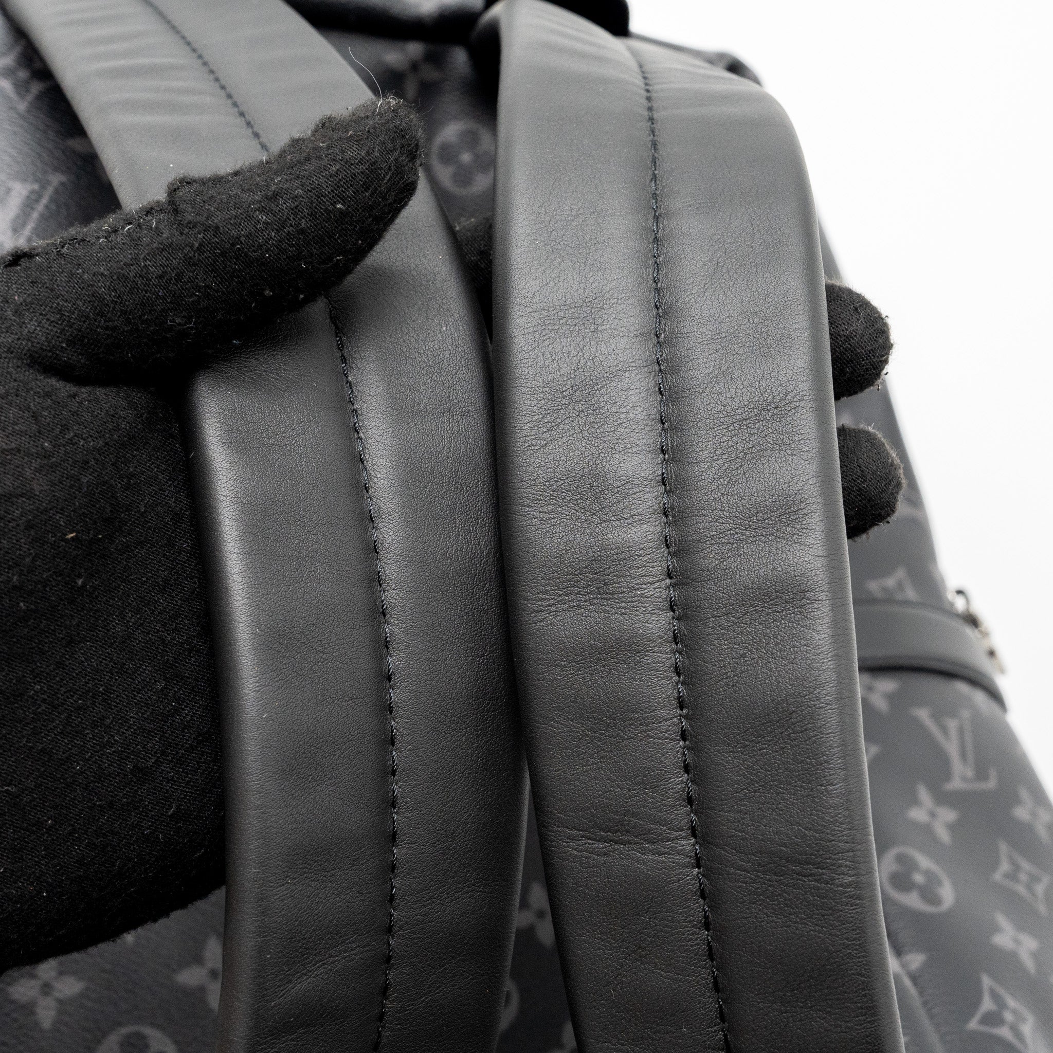 louis-vuitton-discovery-backpack-pm-monogram-canvas-black-shw