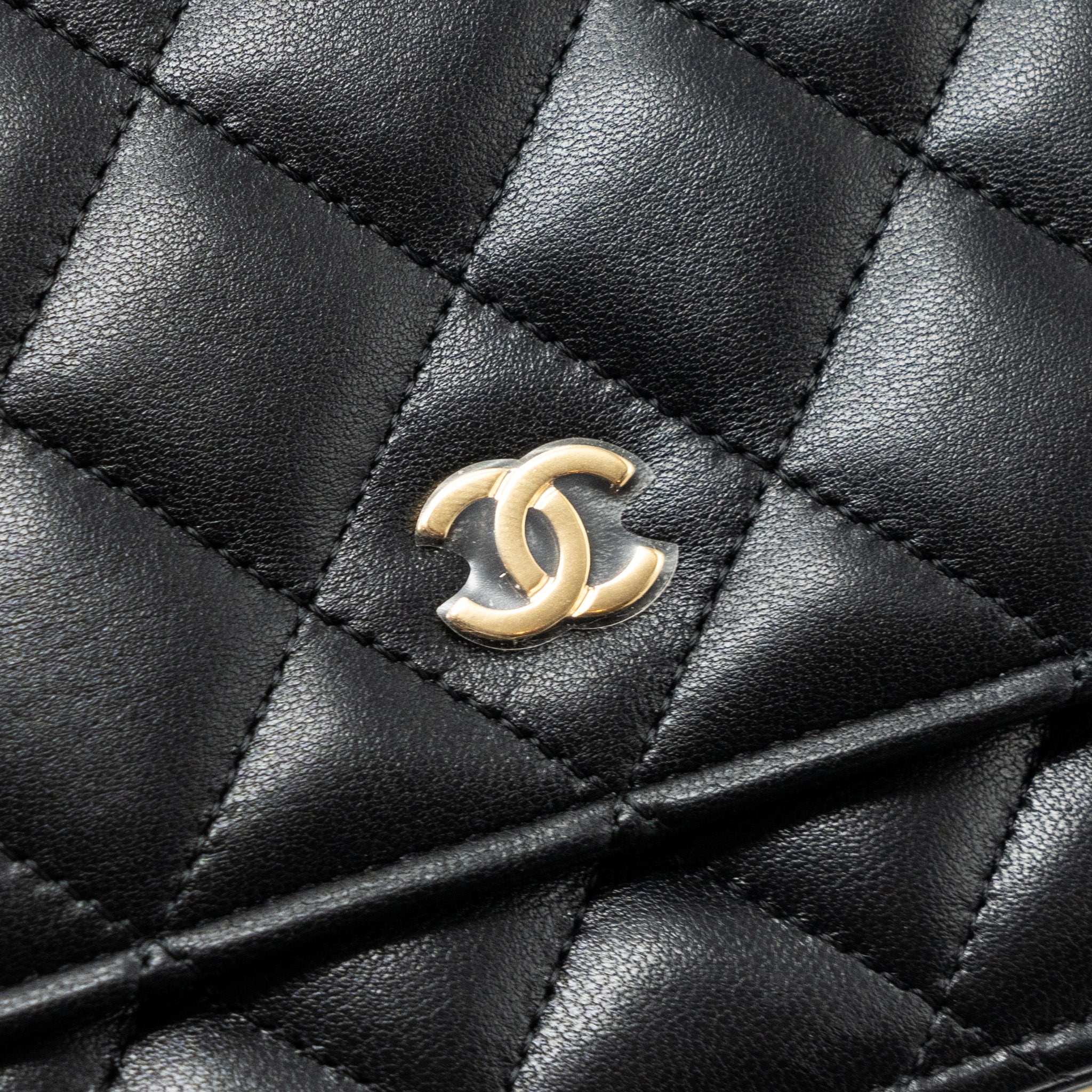 chanel-classic-wallet-on-chain-lambskin-black-lghw