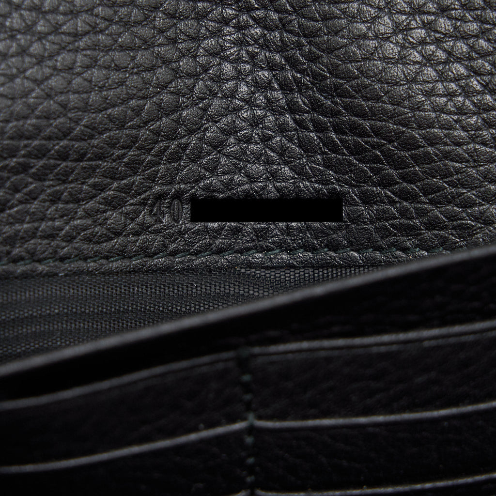 gucci-grained-calfskin-gg-logo-wallet-on-chain-with-ghw