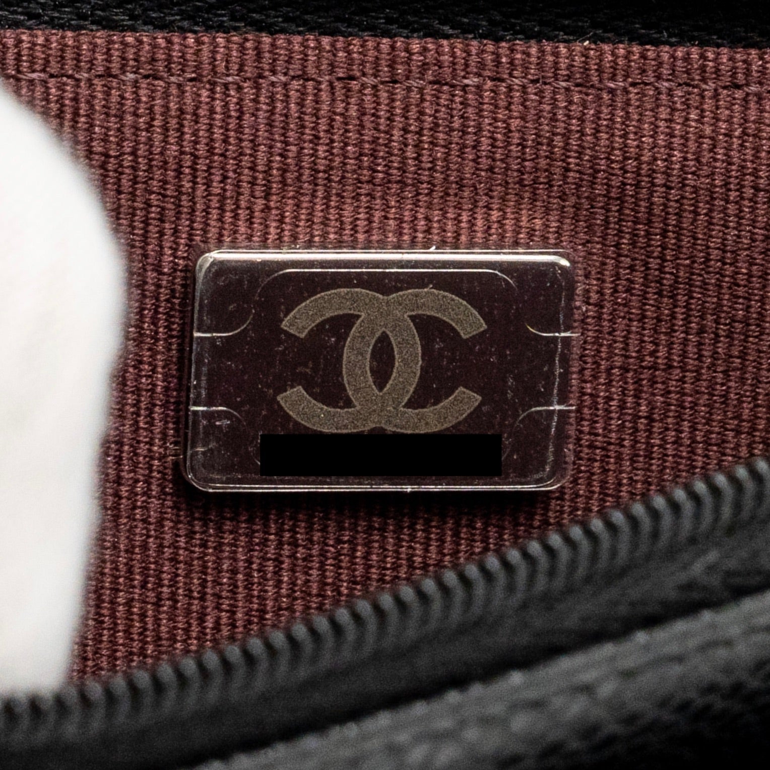 chanel-classic-wallet-on-chain-caviar-black-shw-microchip-8