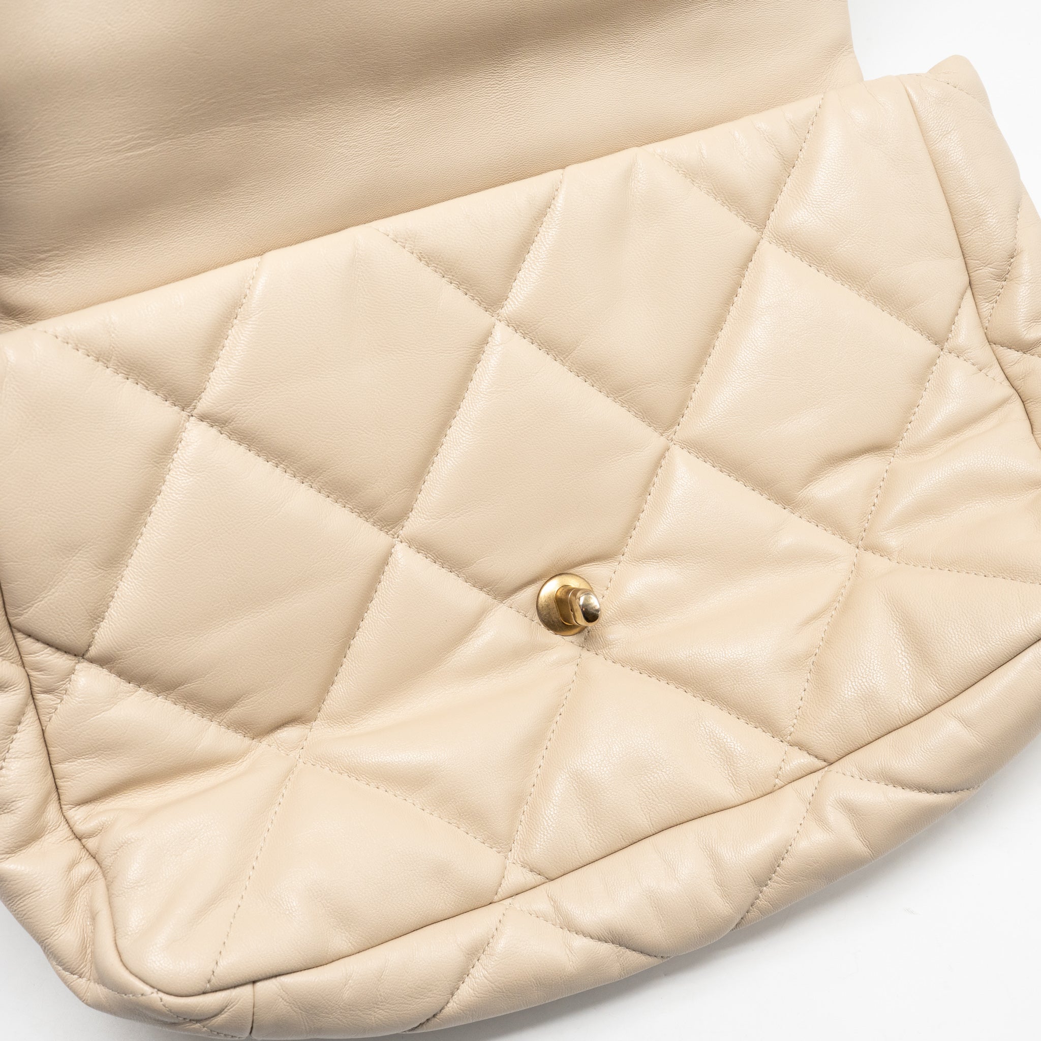 chanel-maxi-19-bag-goatskin-beige-multicolor-hardware-1
