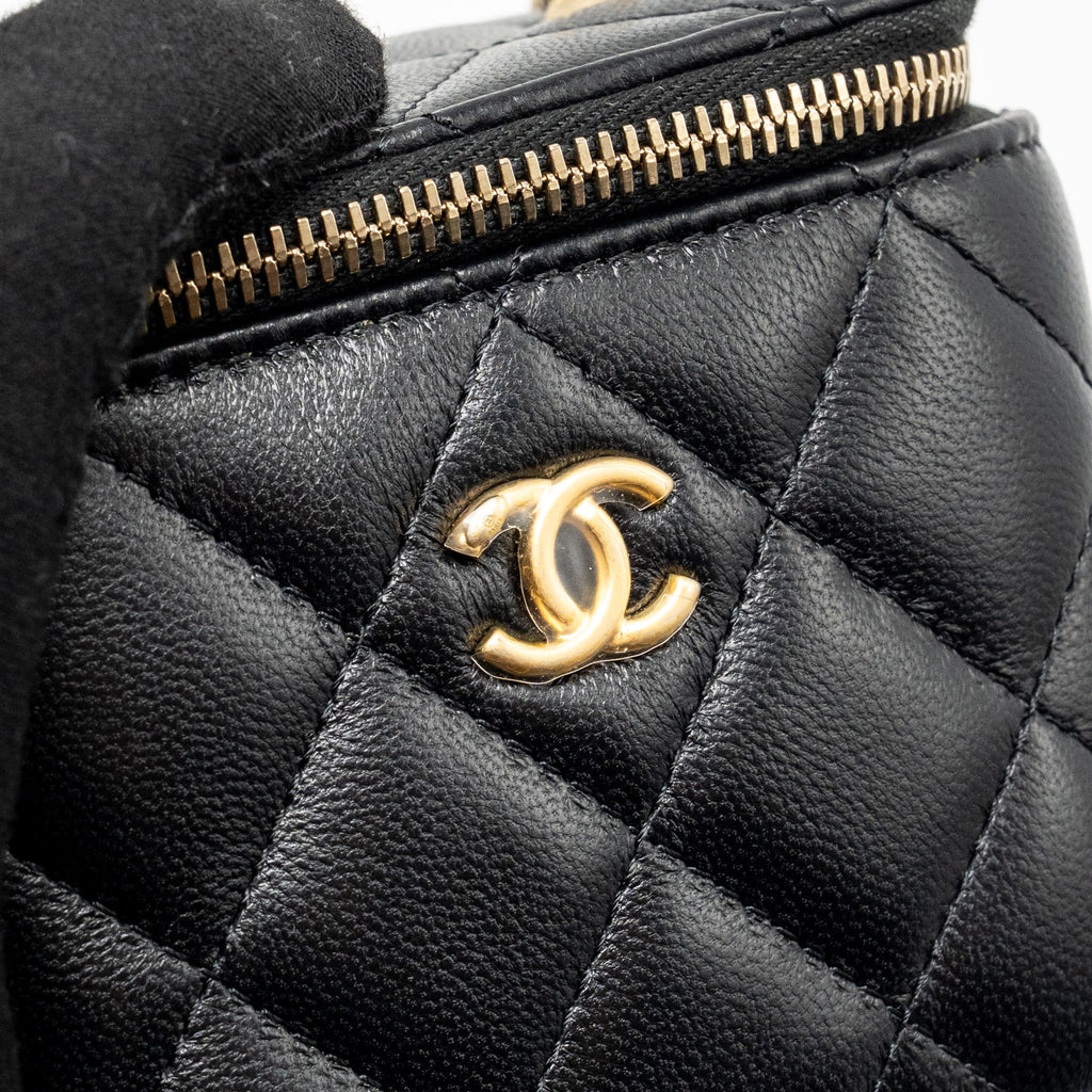 chanel-pearl-crush-mini-vanity-with-chain-lambskin-black-ghw-microchip-2