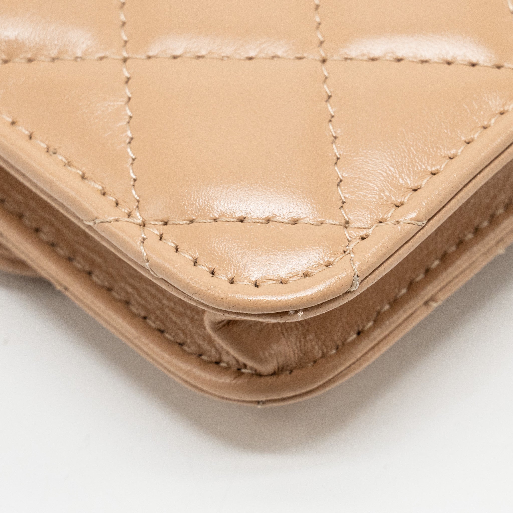 chanel-21a-flap-coin-purse-with-chain-calfskin-beige-ghw