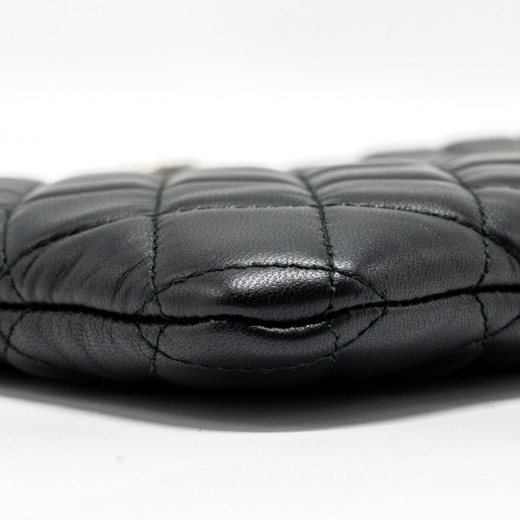 chanel-boy-pouch-lambskin-black-ruthenium-hardware