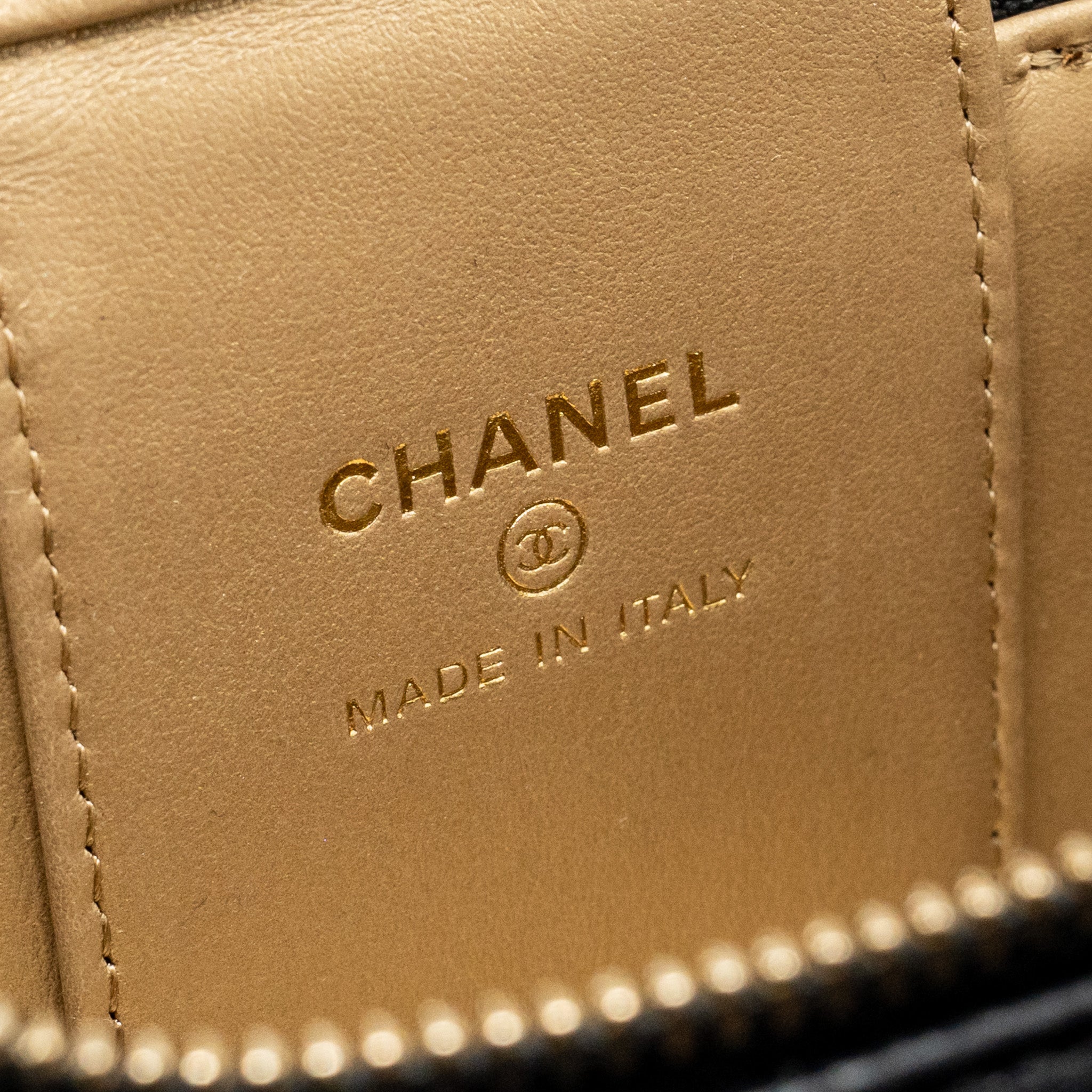 chanel-pearl-crush-mini-vanity-with-chain-lambskin-black-ghw-microchip-2