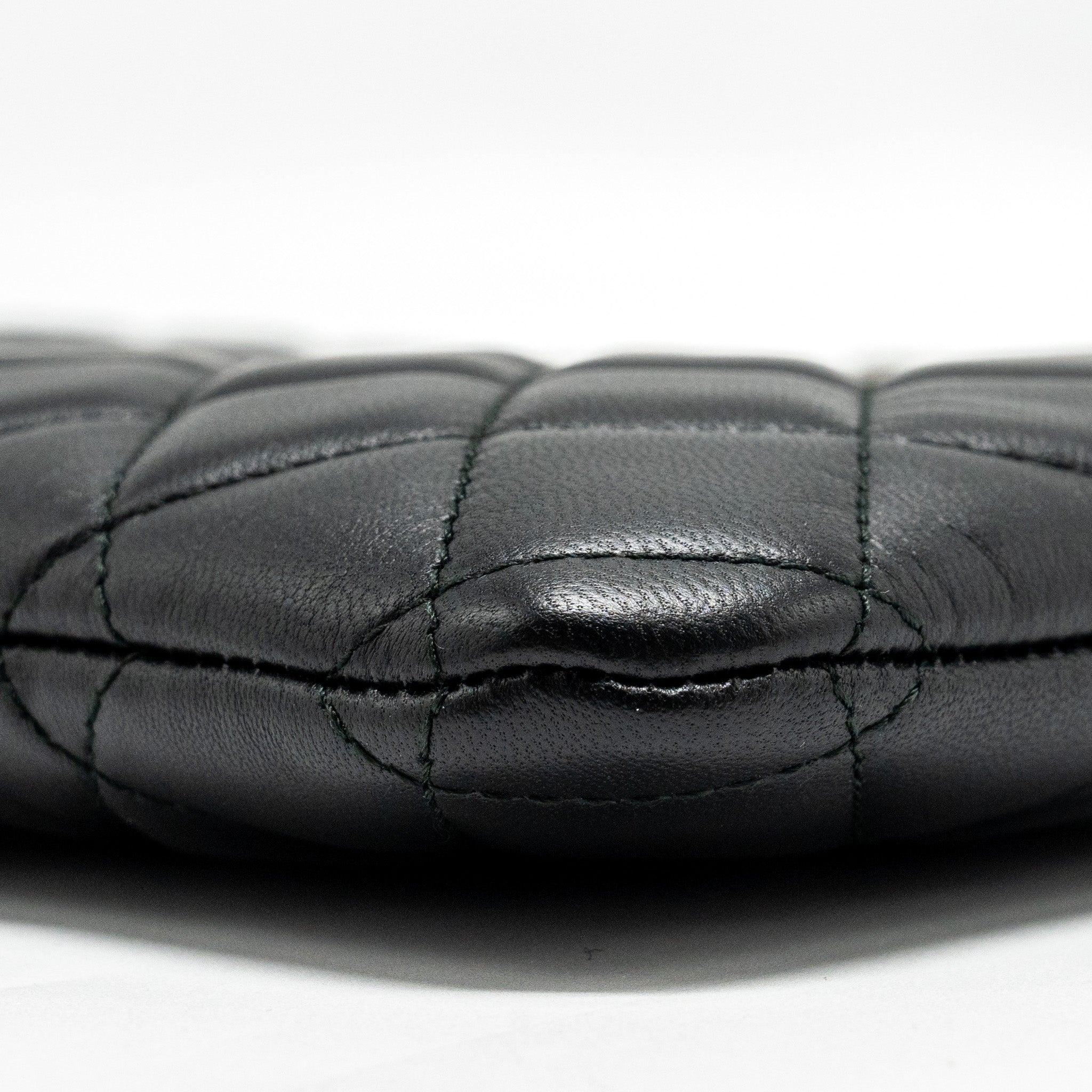 chanel-boy-pouch-lambskin-black-ruthenium-hardware
