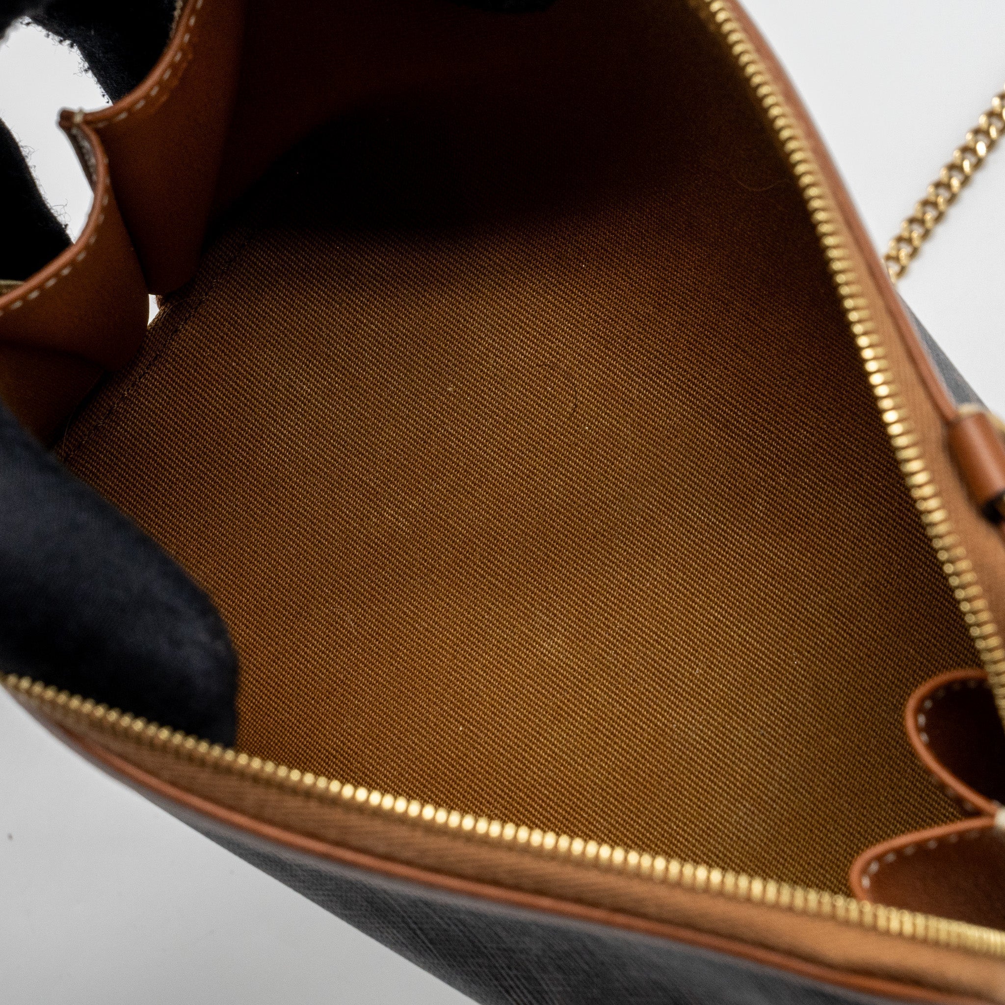 celine-clutch-with-chain-triomphe-canvas-lambskin-tan-ghw