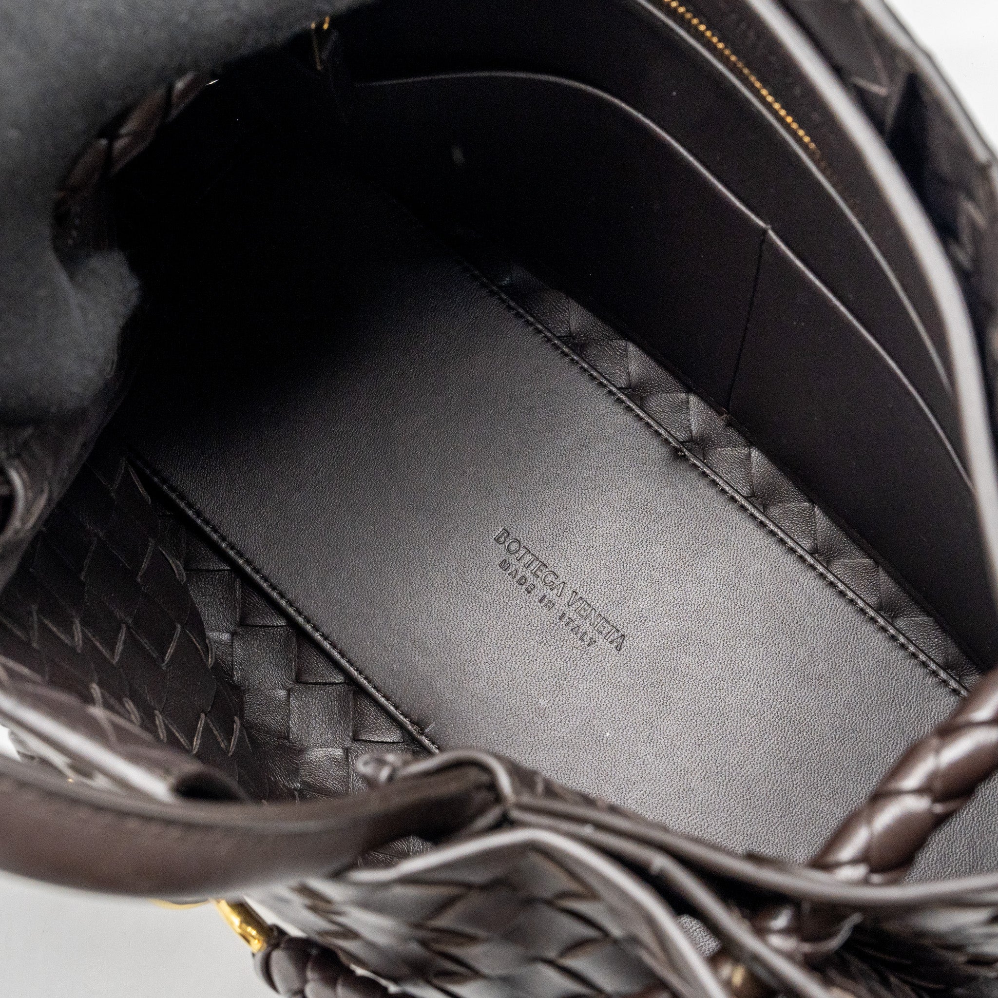 bottega-veneta-medium-andiamo-bag-lambskin-fondant-ghw