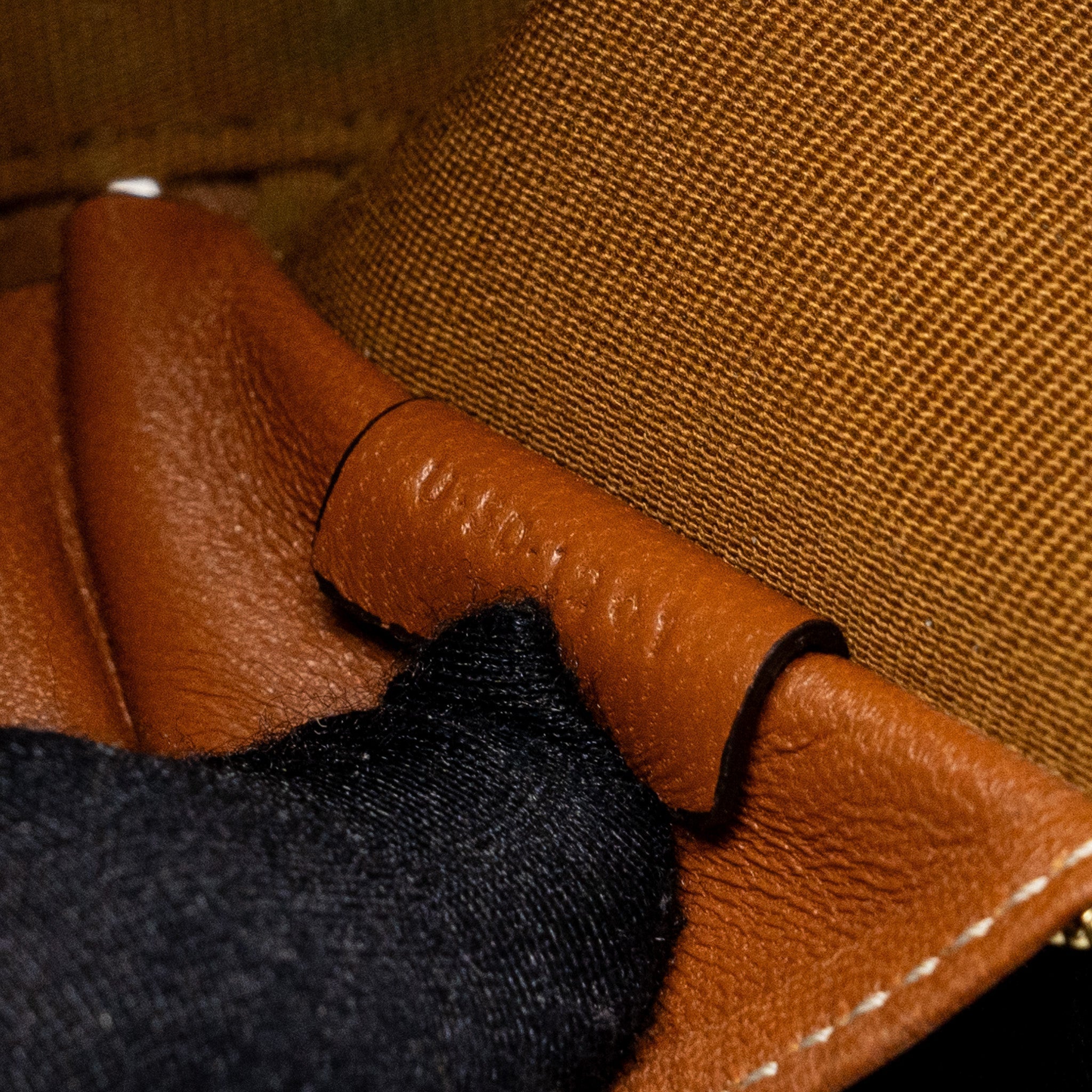 celine-clutch-with-chain-triomphe-canvas-lambskin-tan-ghw