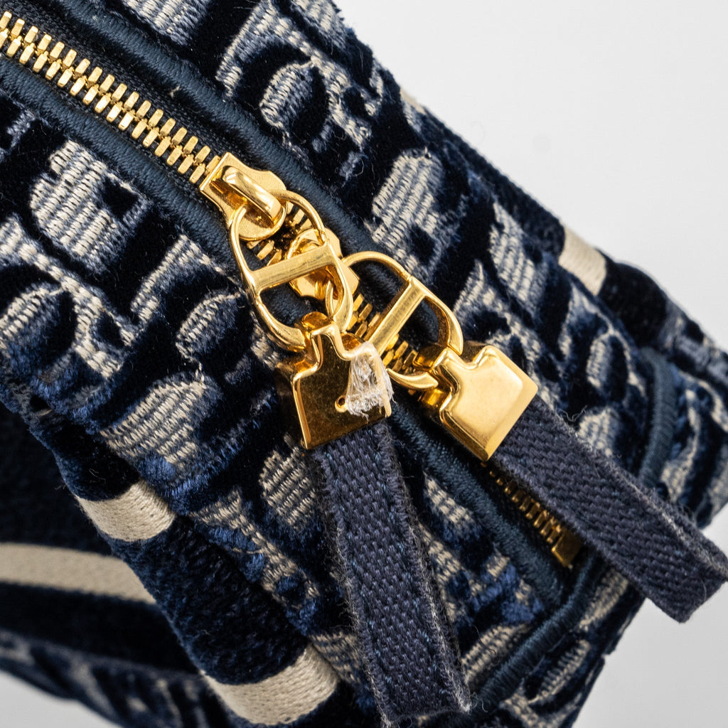 dior-beauty-pouch-blue-dior-oblique-jacquard-velvet-ghw
