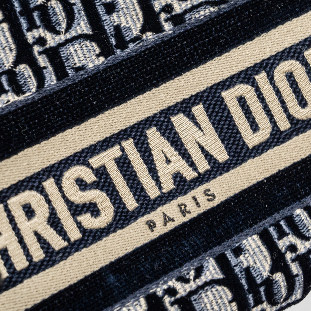 dior-beauty-pouch-blue-dior-oblique-jacquard-velvet-ghw