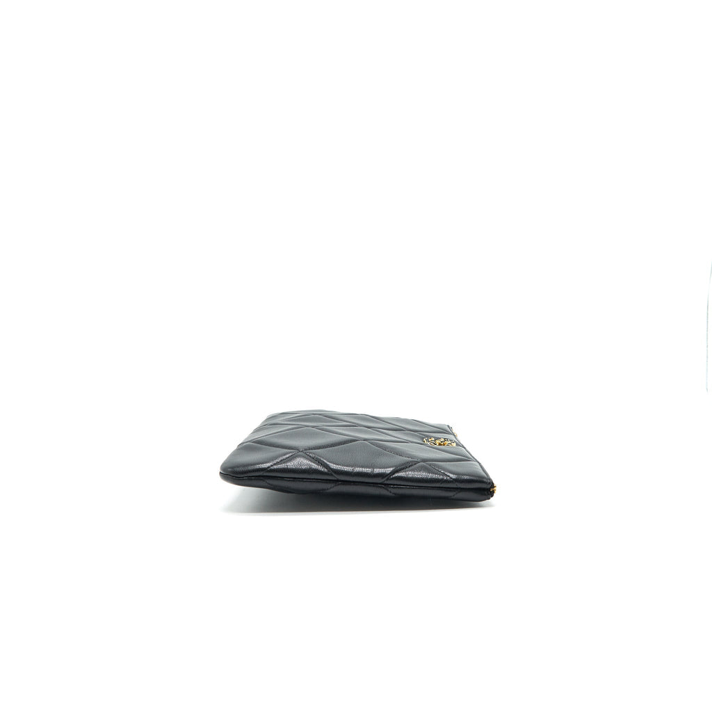 chanel-19-pouch-black-ghw