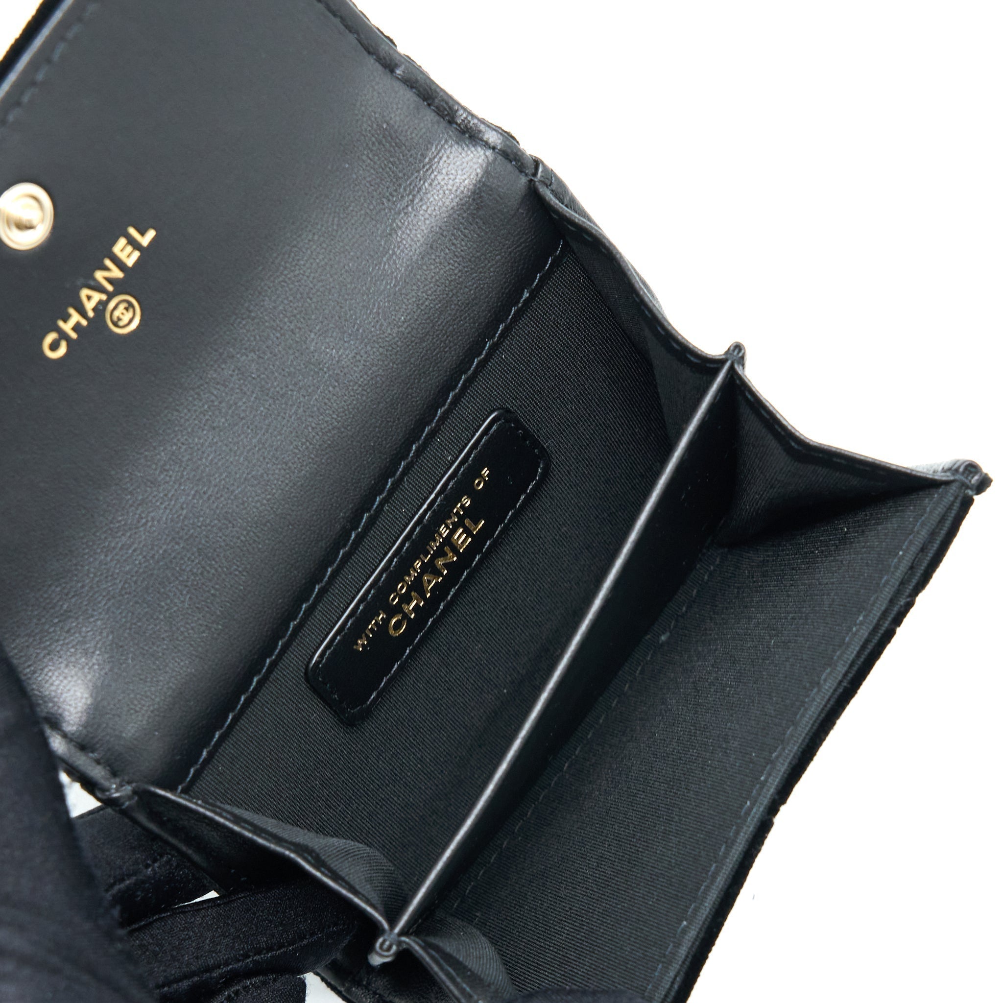 chanel-flap-card-holder-giant-cc-logo-velvet-black-lghw