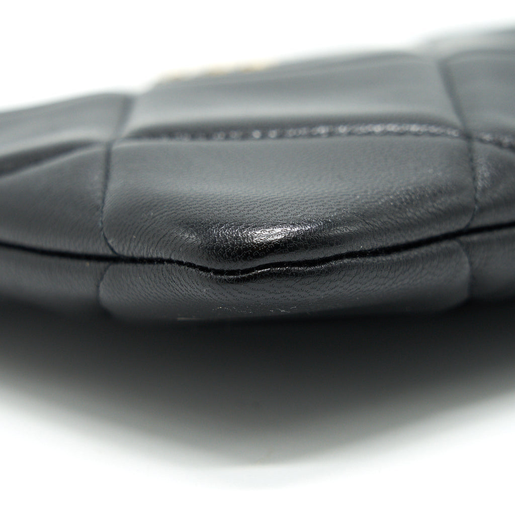 chanel-19-pouch-black-ghw