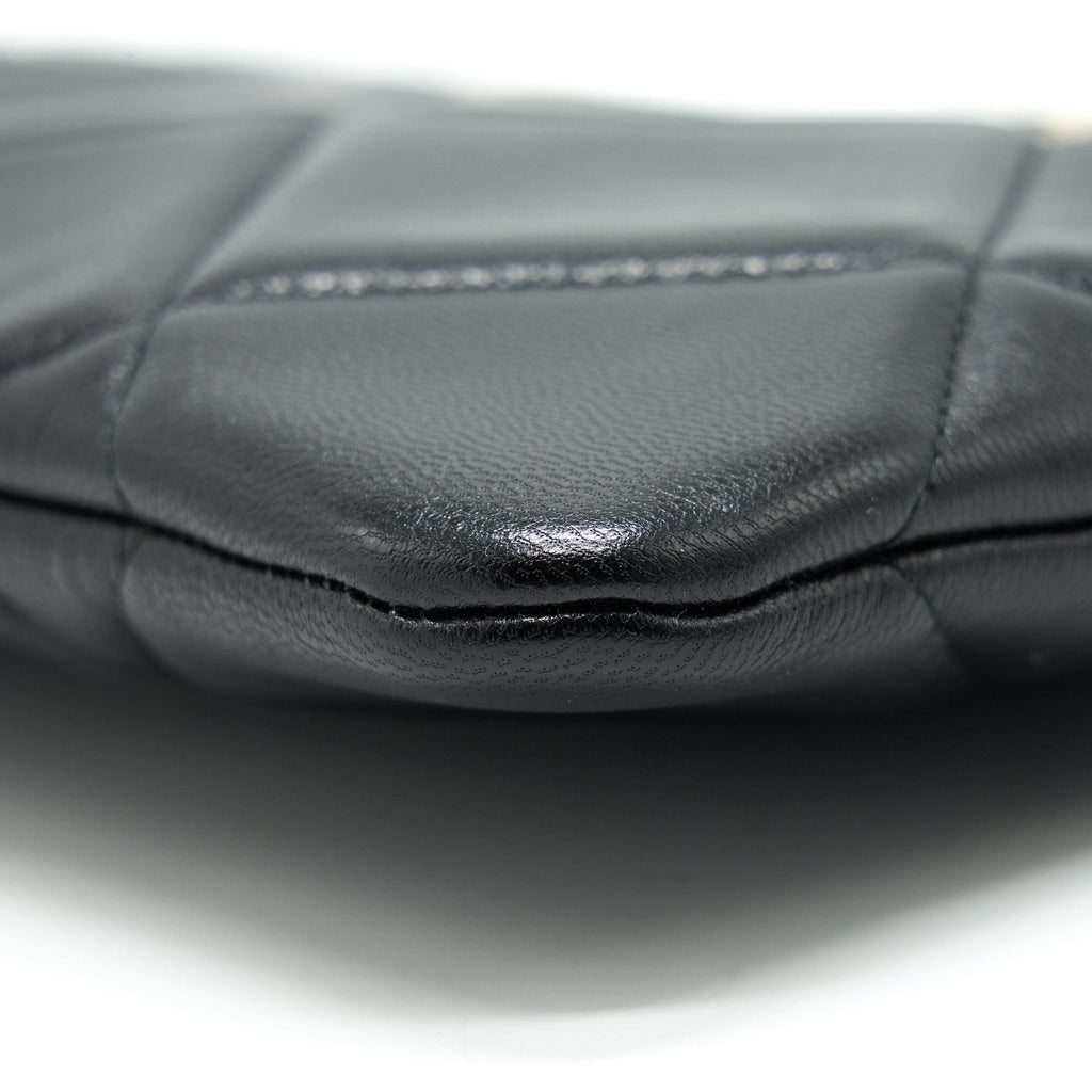 chanel-19-pouch-black-ghw