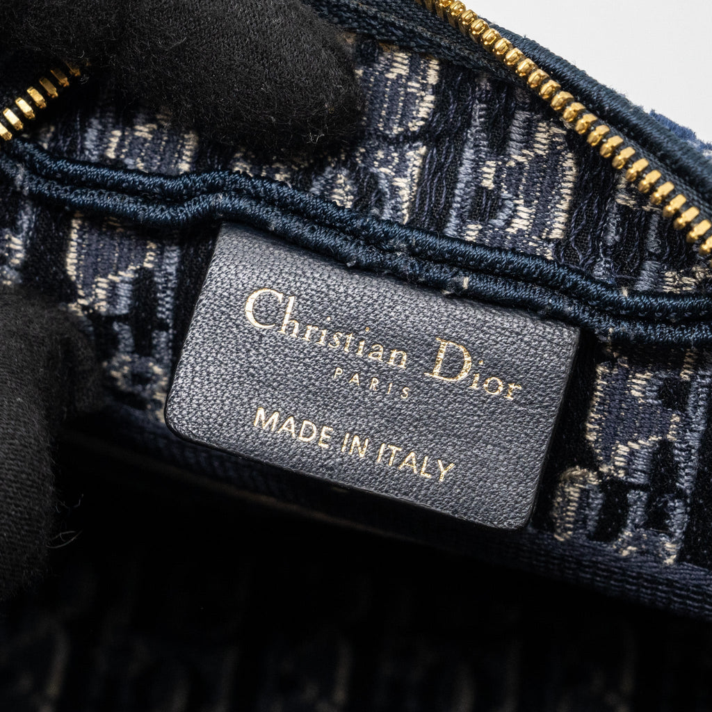 dior-beauty-pouch-blue-dior-oblique-jacquard-velvet-ghw